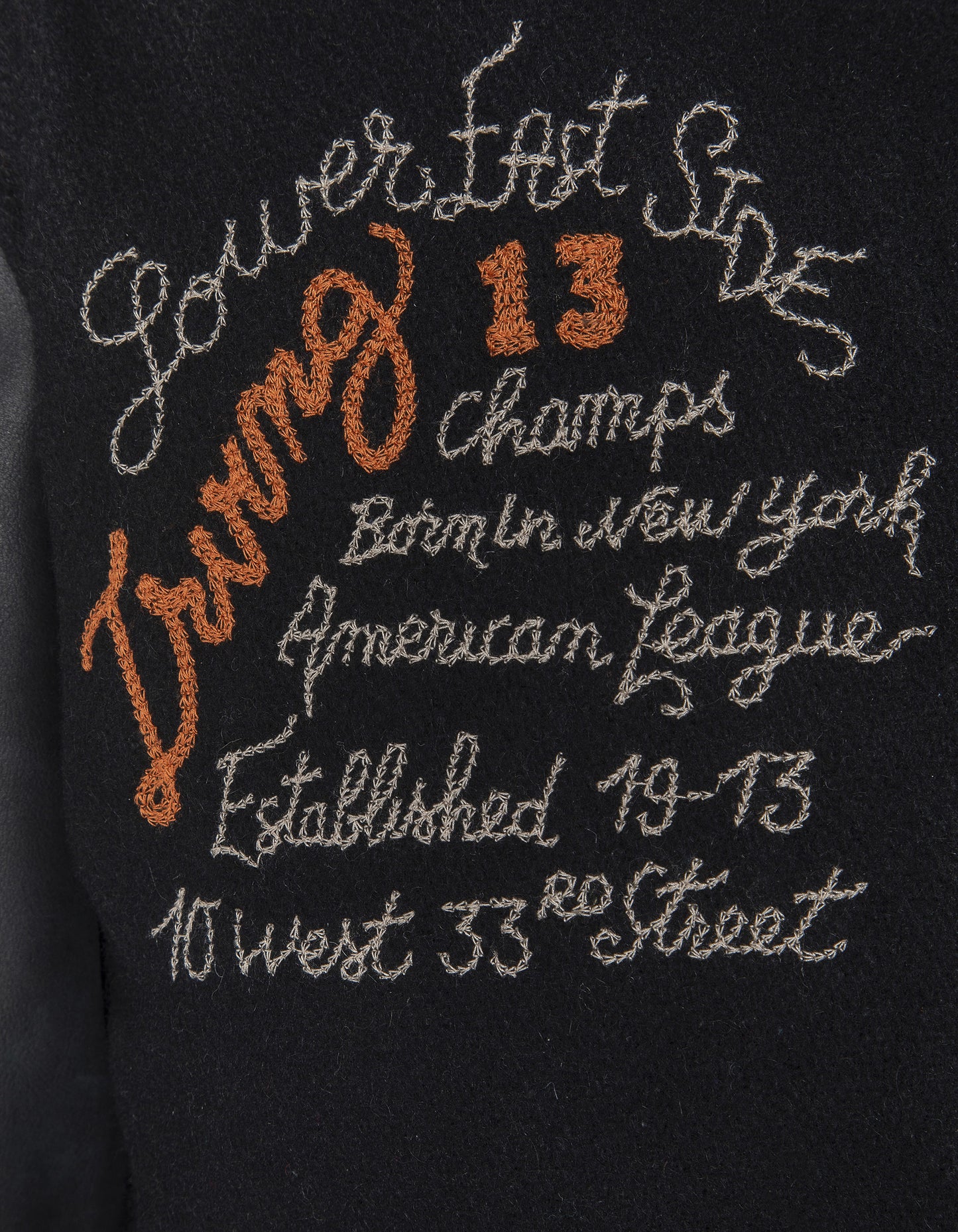 Schwarz gestickte Teddy -Jacke, Kuhspannungsleder