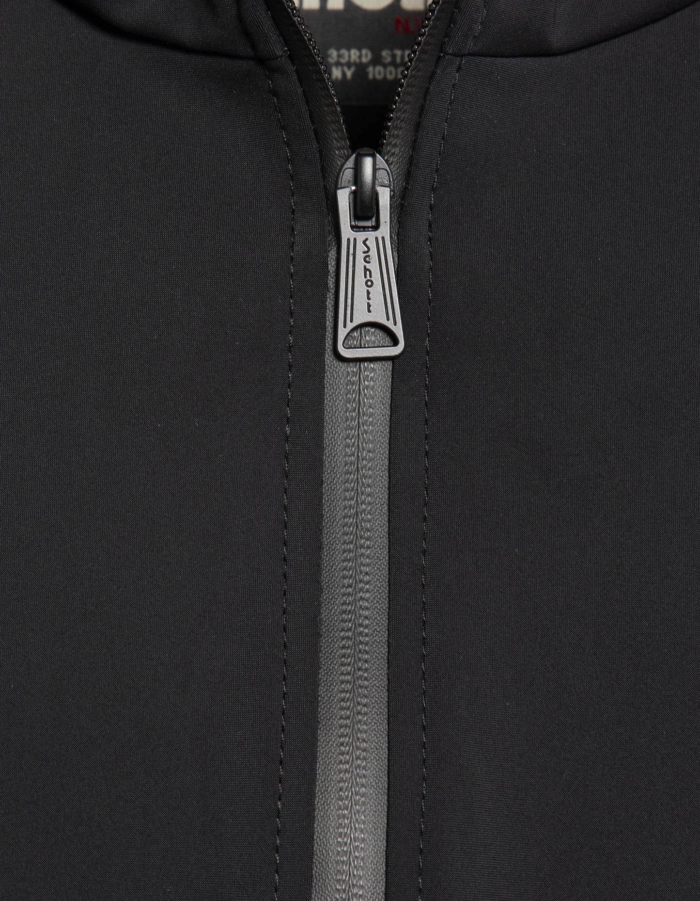 Blouson technique noir à capuche