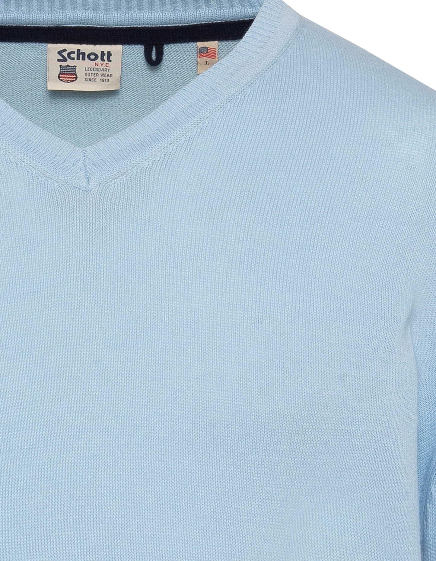 Pull léger bleu clair col V