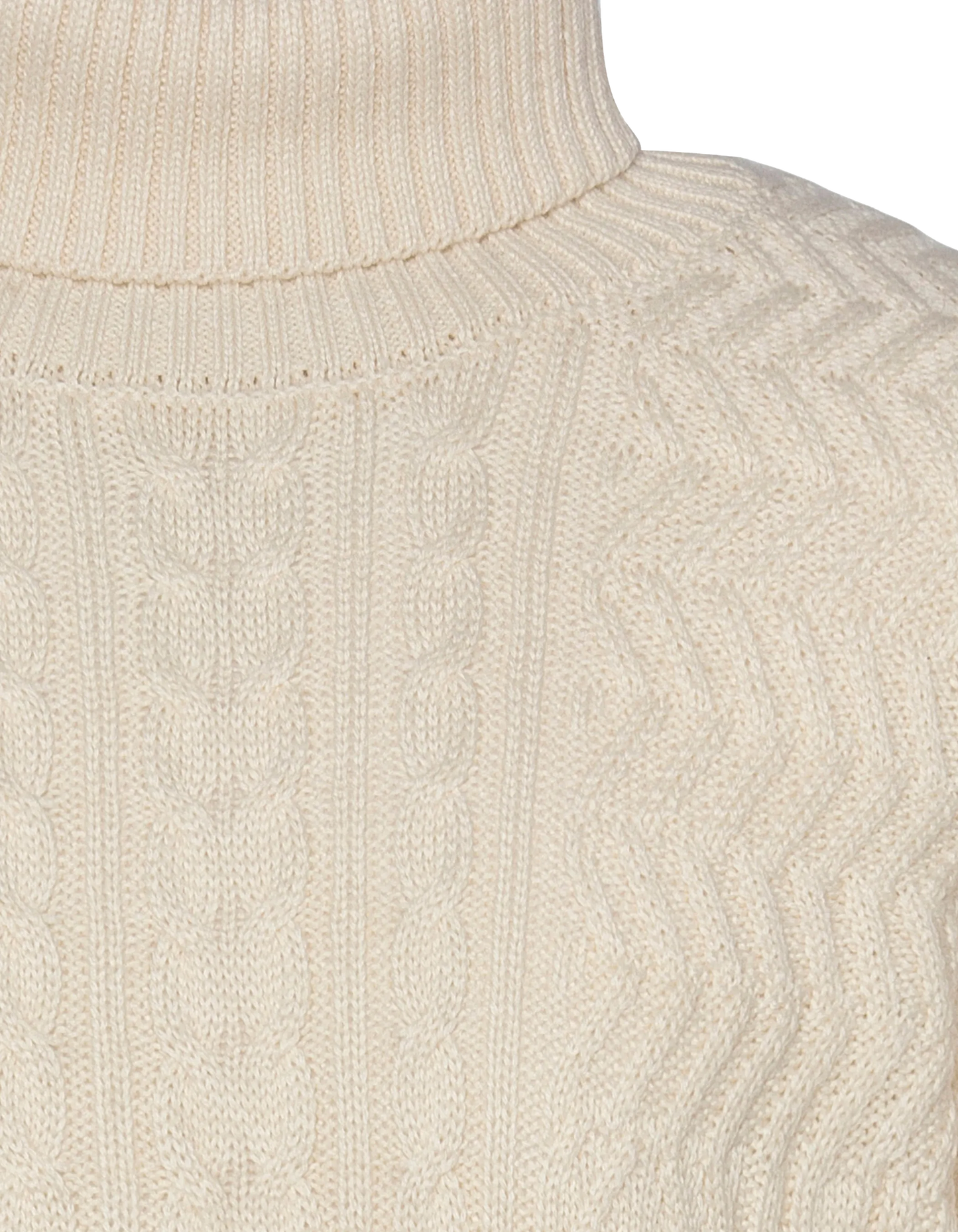 Cuello de tortuga blanco roto, malla retorcida