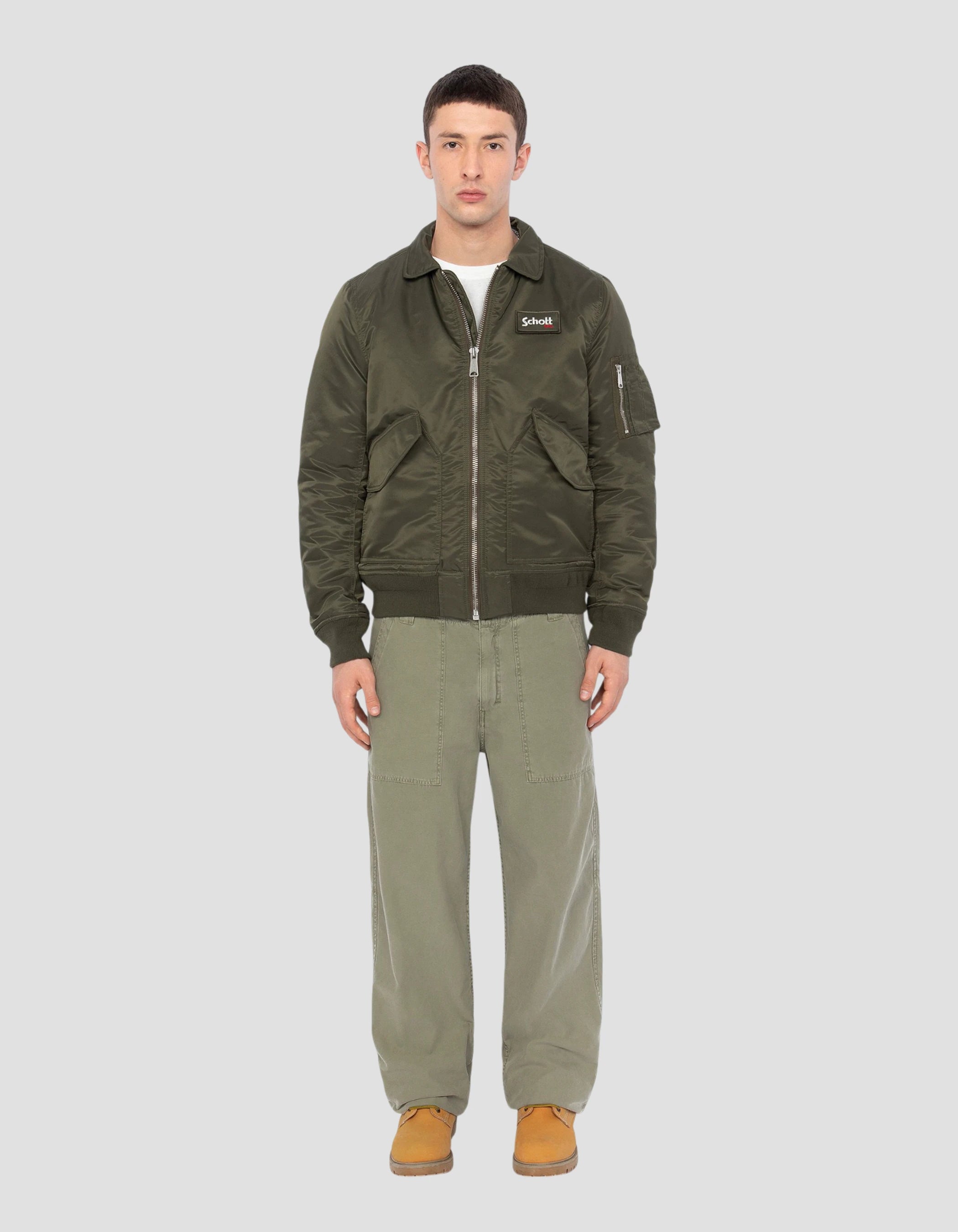 Bomber CWU army kaki en nylon recyclé, coupe ajustée-1