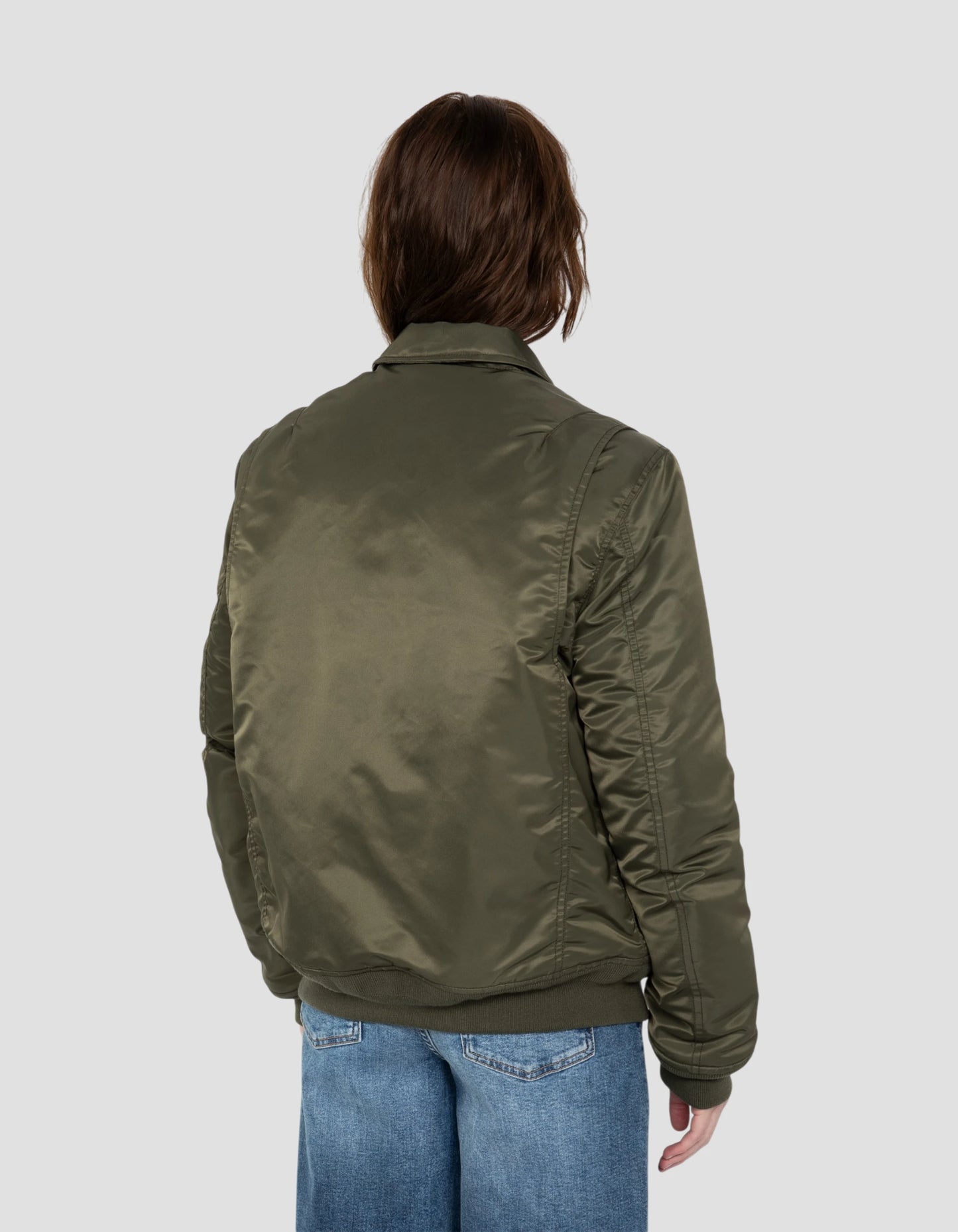 Bomber CWU army kaki en nylon recyclé, coupe ajustée