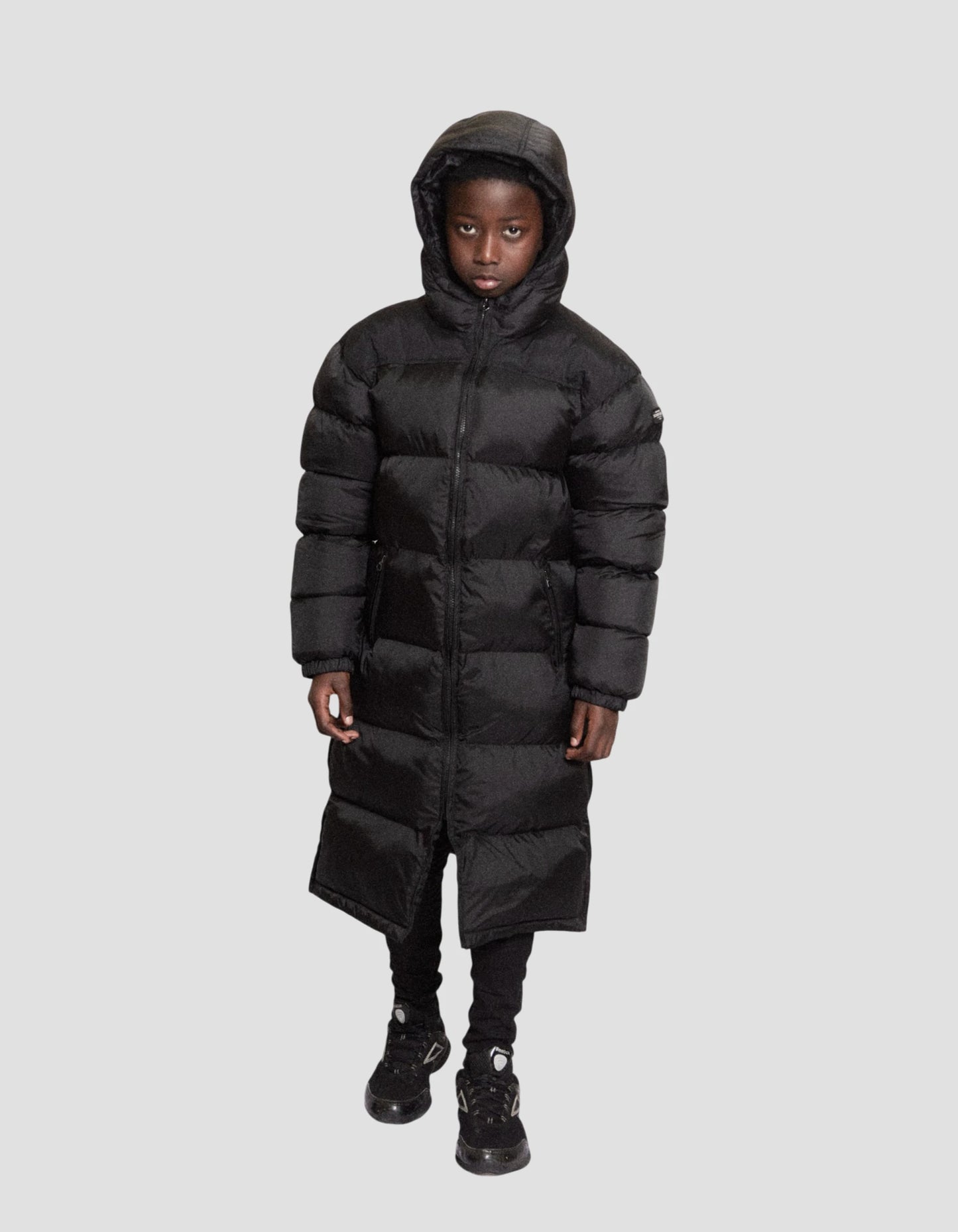 Extra lange mit Kapuze -Schwarz -Down -Jacke