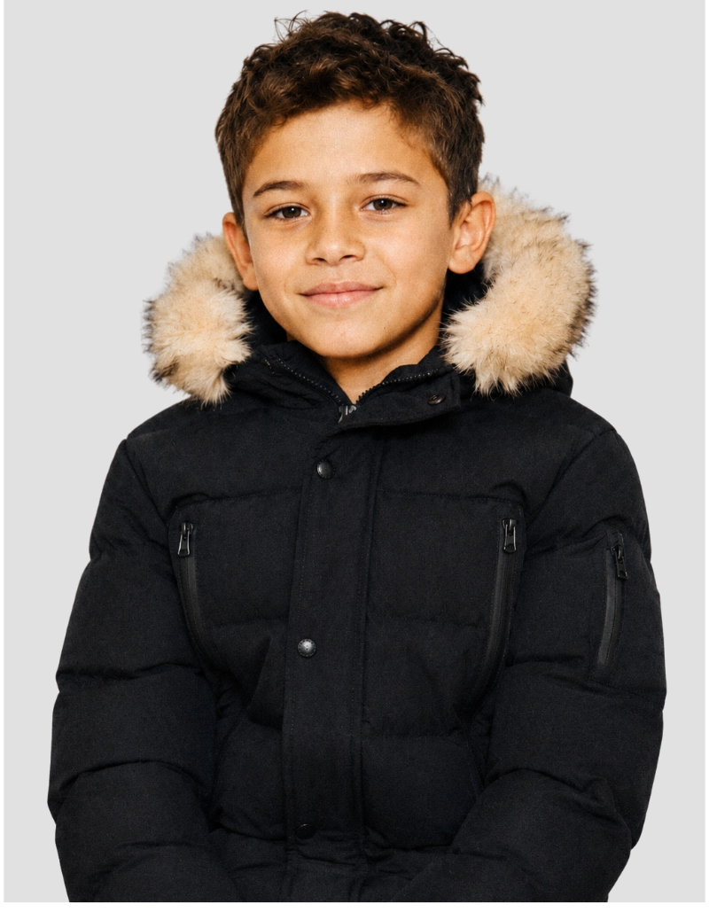 Blouson noir à capuche