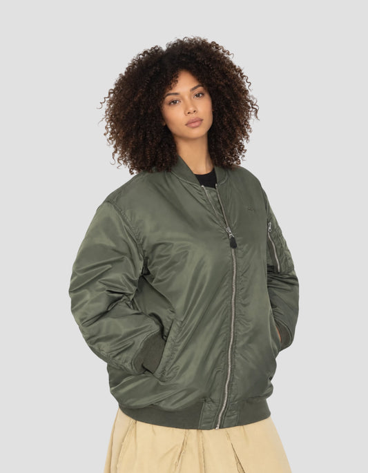 Bomber largo verde tipo MA-1 de corte oversize