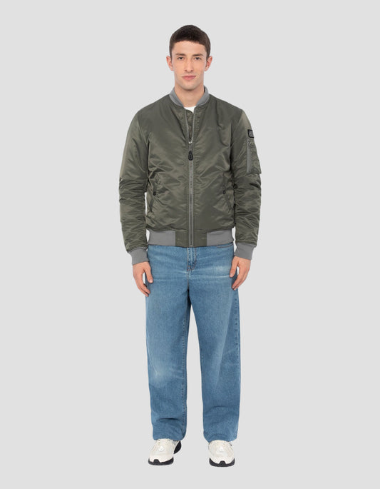 Bomber MA-1 sage kaki en nylon recyclé, coupe ajustée