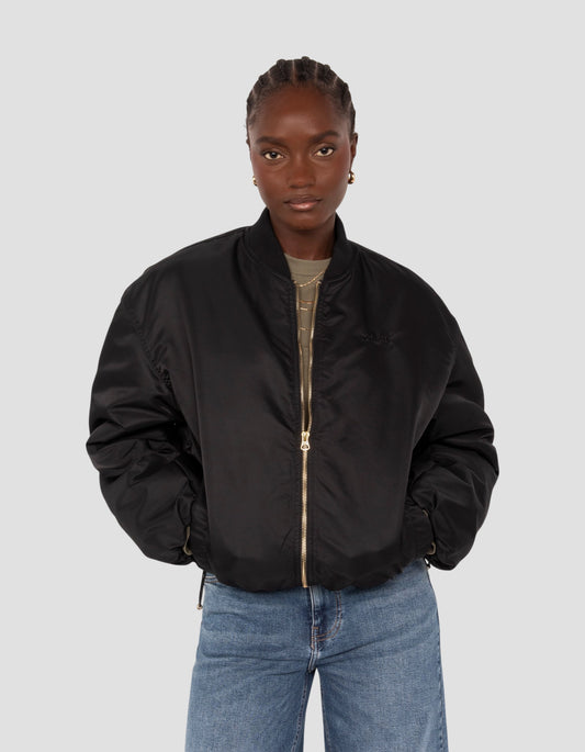 Cazadora bomber corta negra, corte oversize