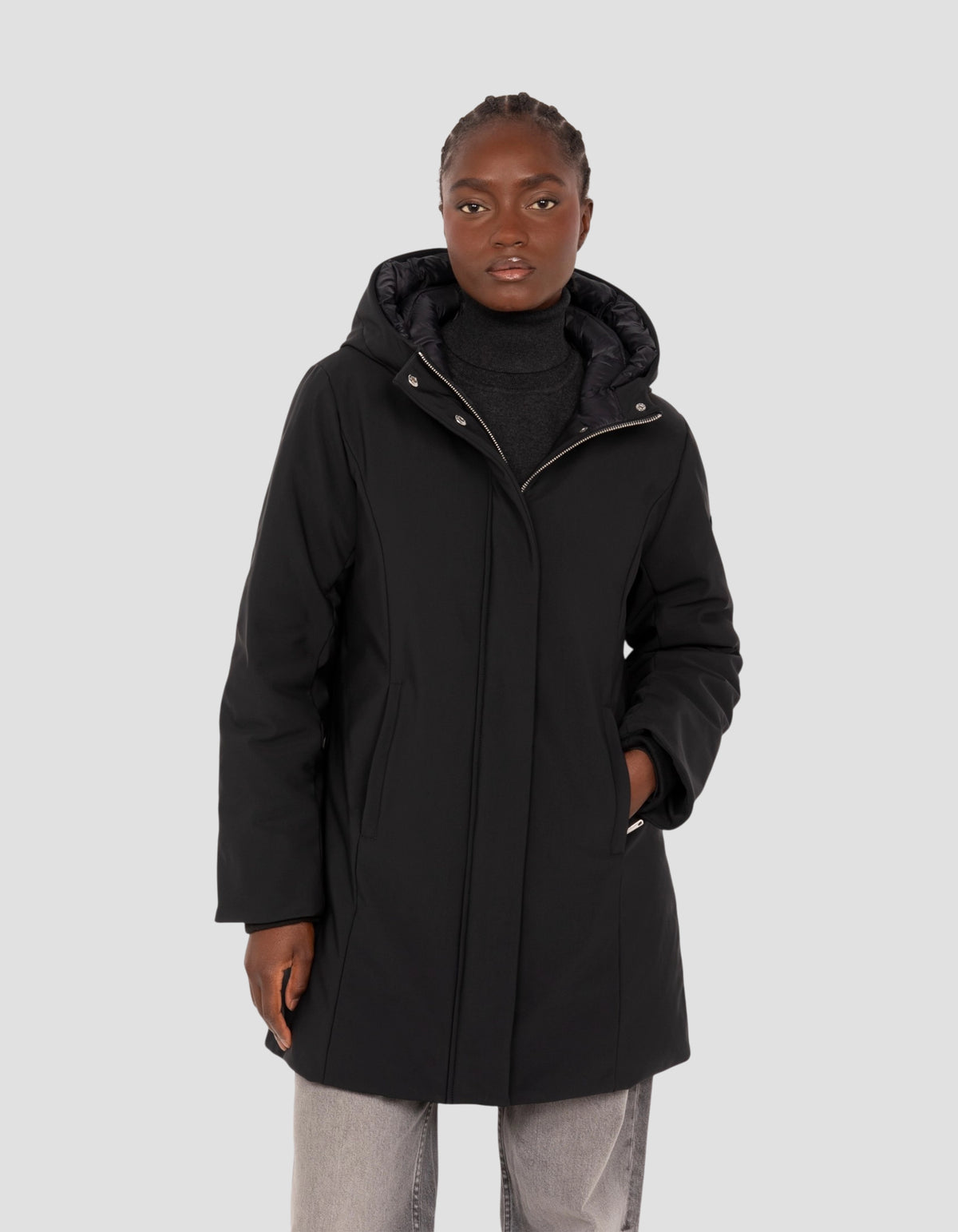 Langer schwarzer wasserabweisender Parka mit Kapuze