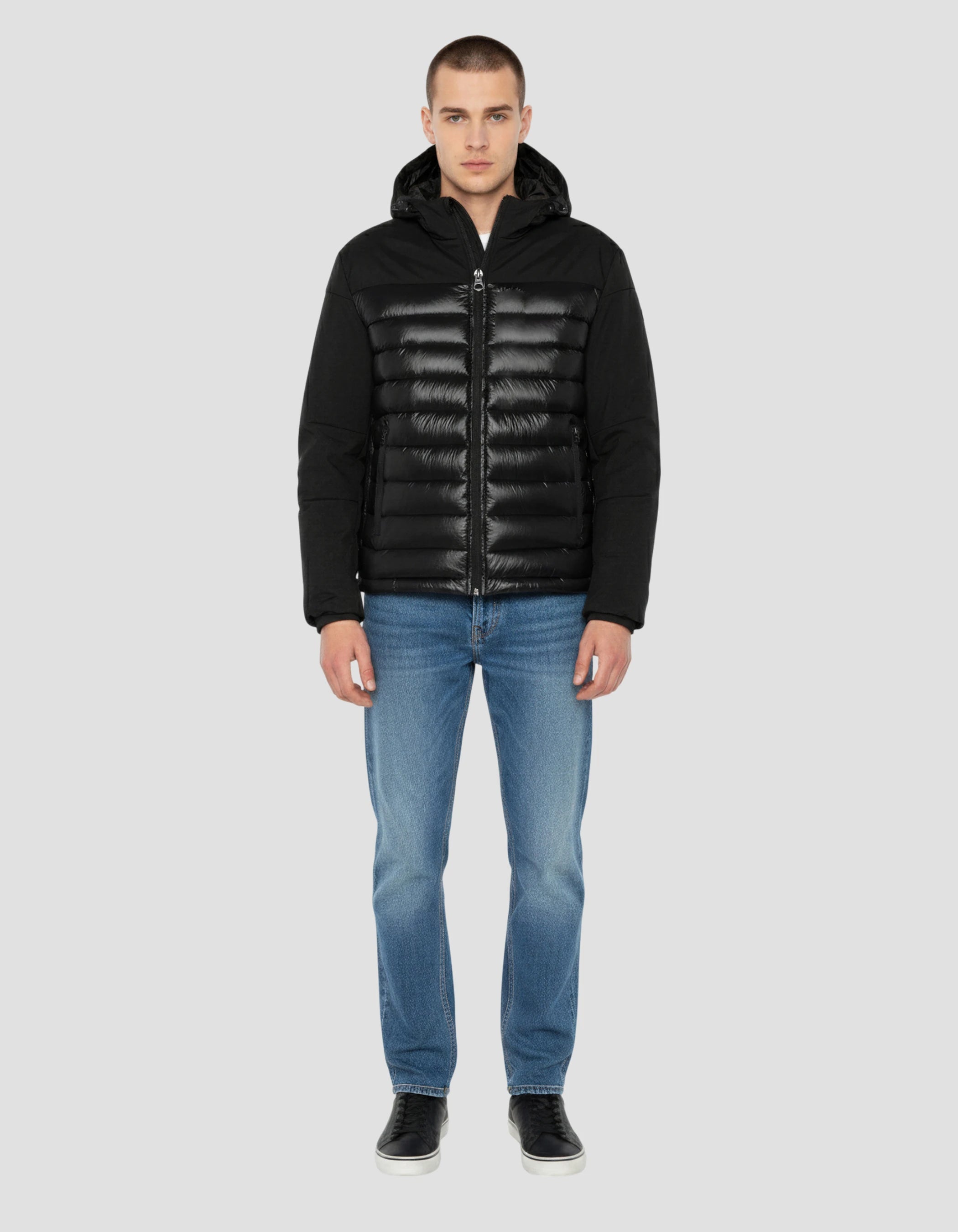 Schwarze Down -Jacke mit abnehmbarem Kunstpelzkragen-1