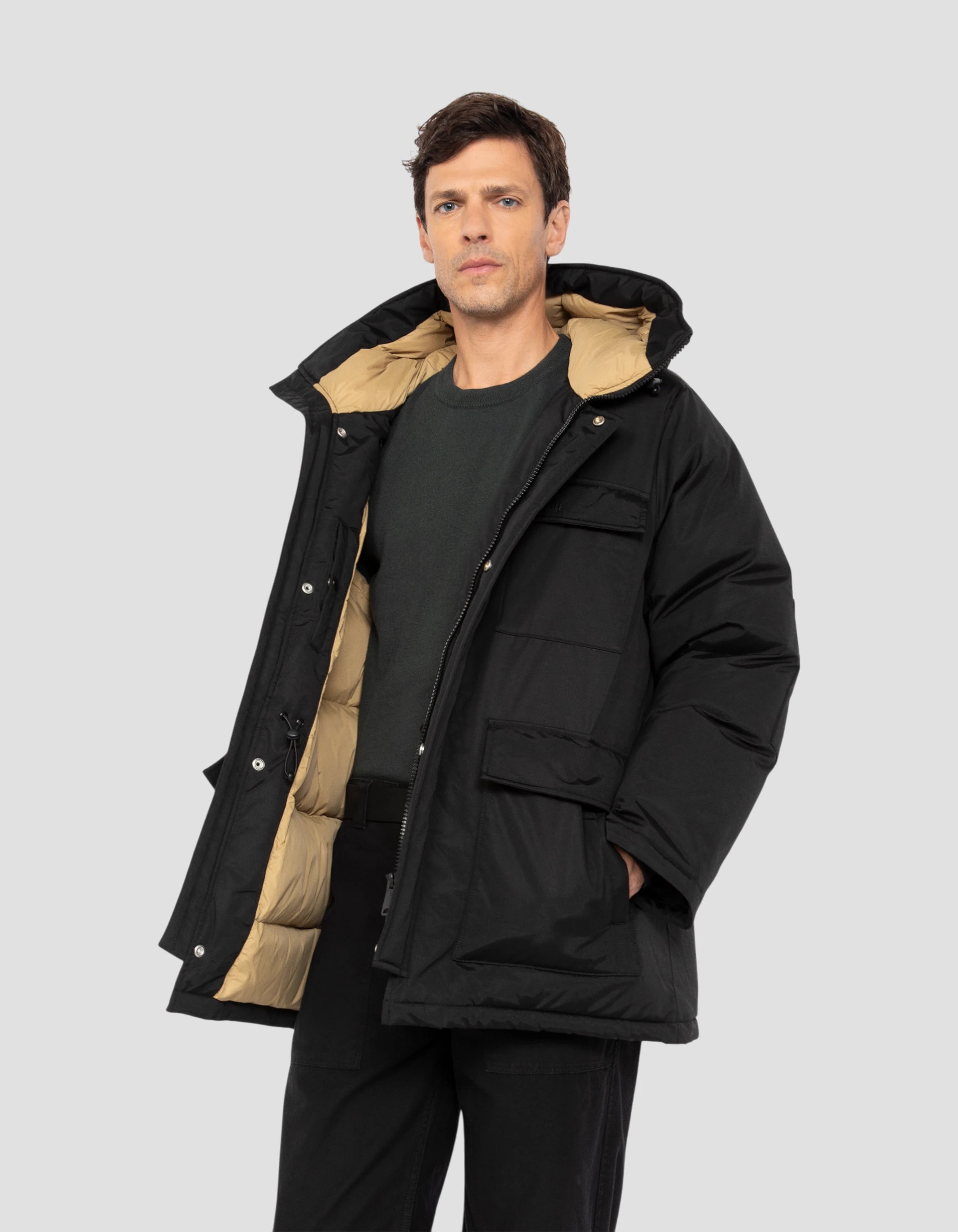 Multipoche nere con cappuccio-4