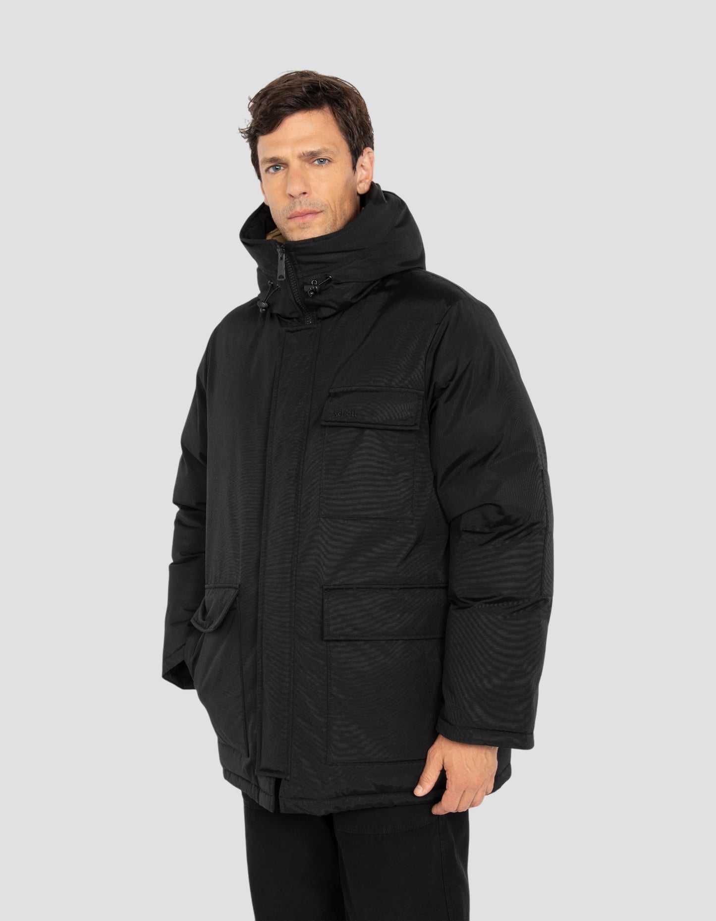 Multipoche nere con cappuccio