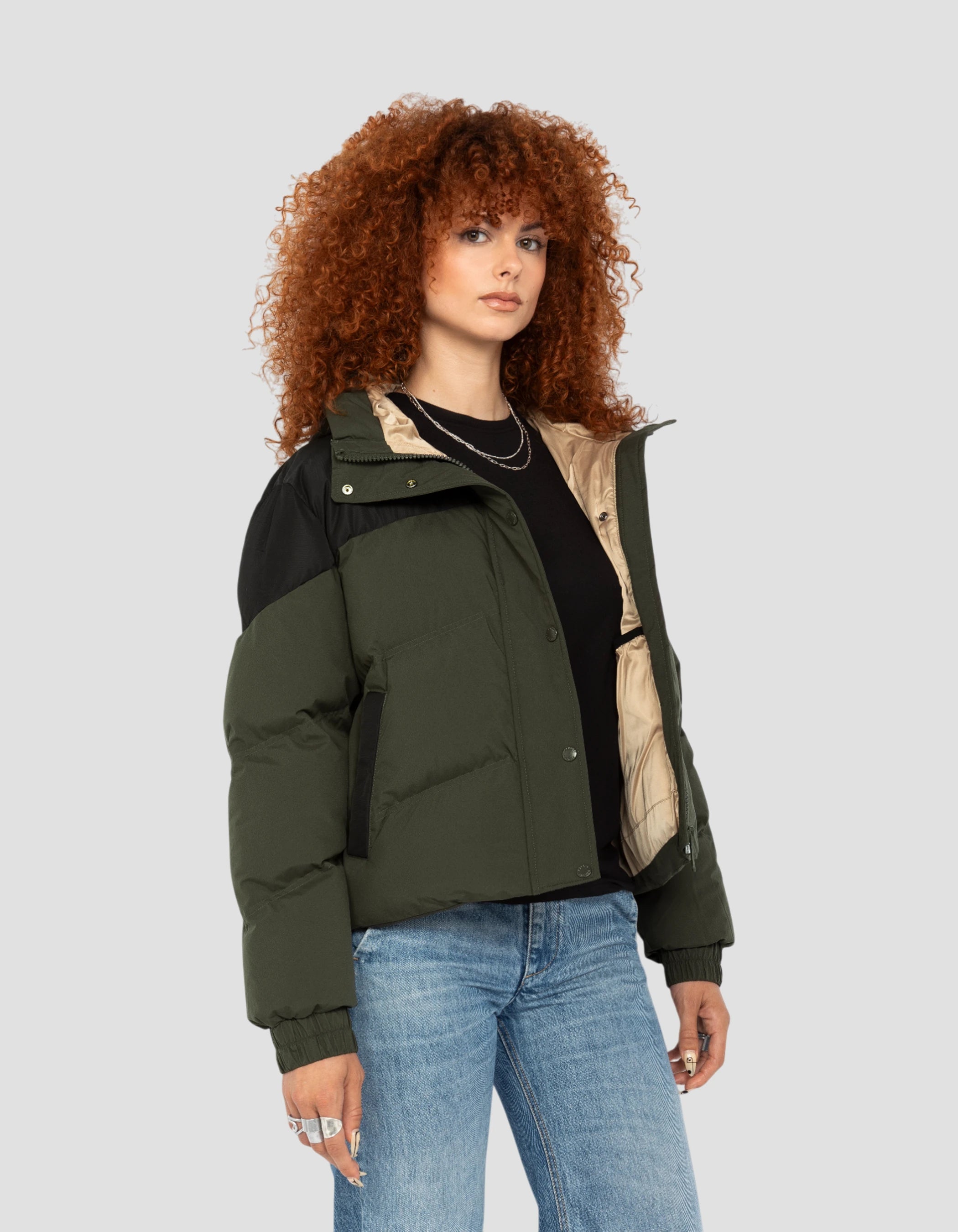 Kurze Khaki und schwarze kurze Jacke mit Kapuze-4