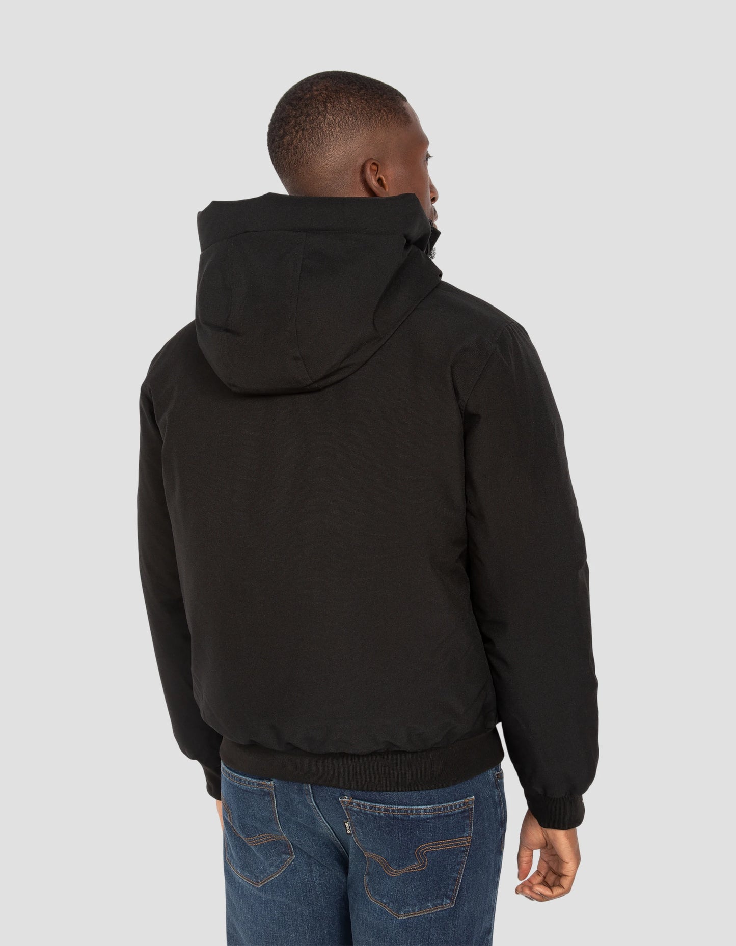 Giacca con cappuccio nero