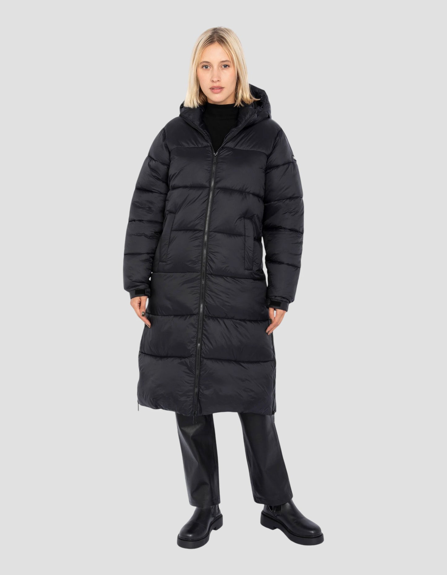 Extra lange Kapuzenjacke in recyceltem Nylon