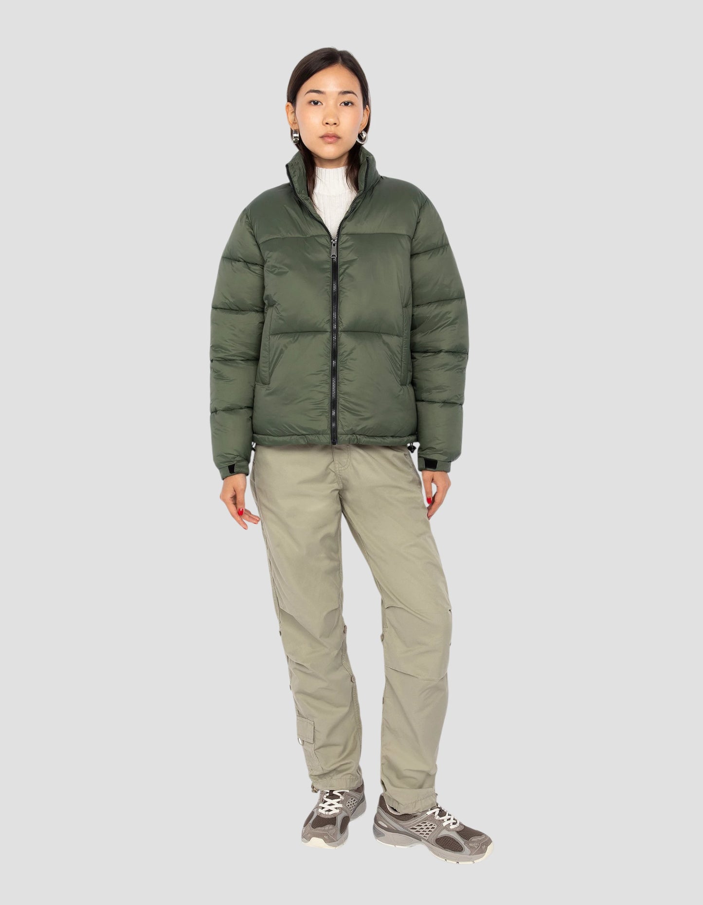 Salbei Khaki -Jacke in recyceltem Nylon