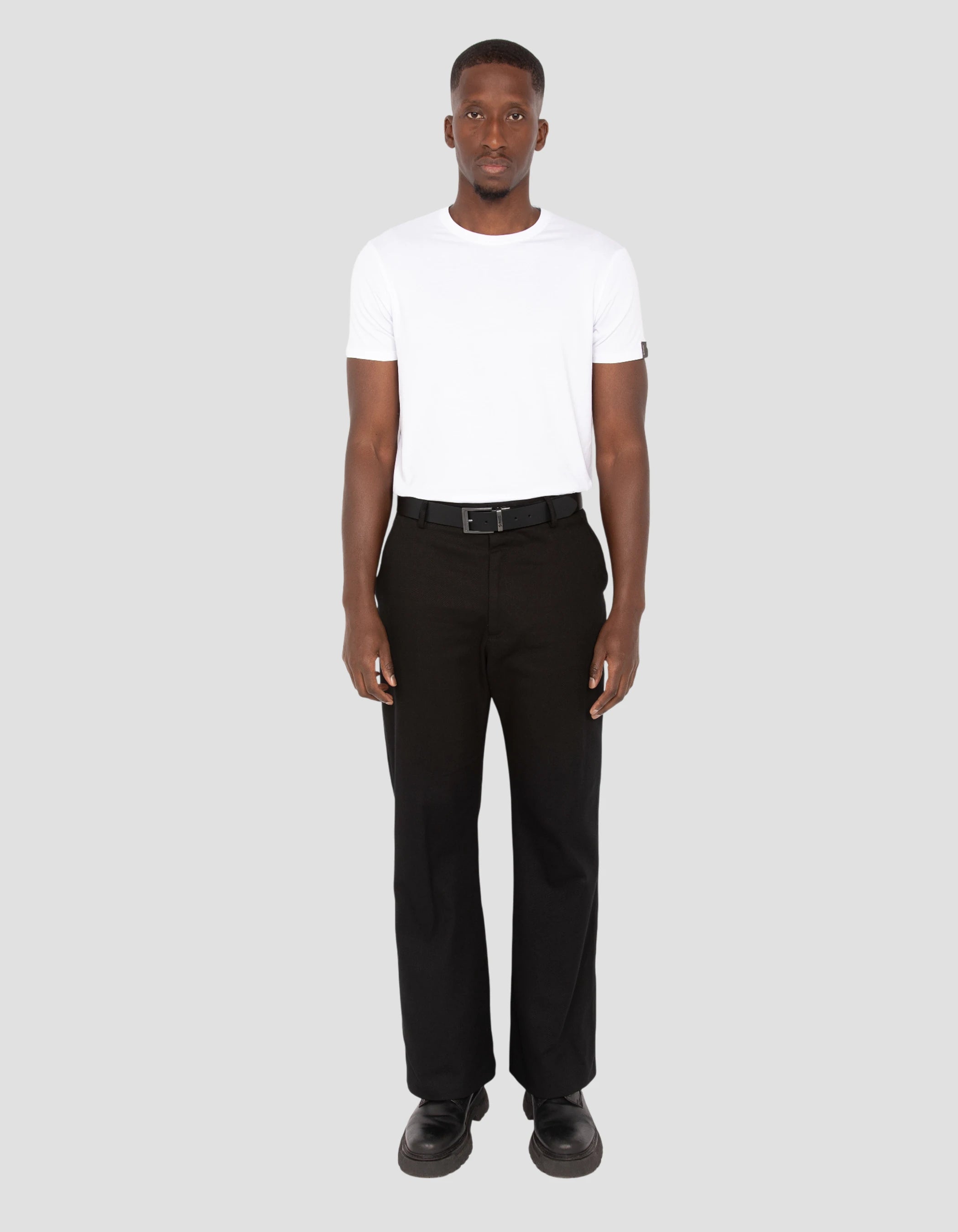 Cinturón negro y marrón reversible en la corteza de cuero de vaca-4