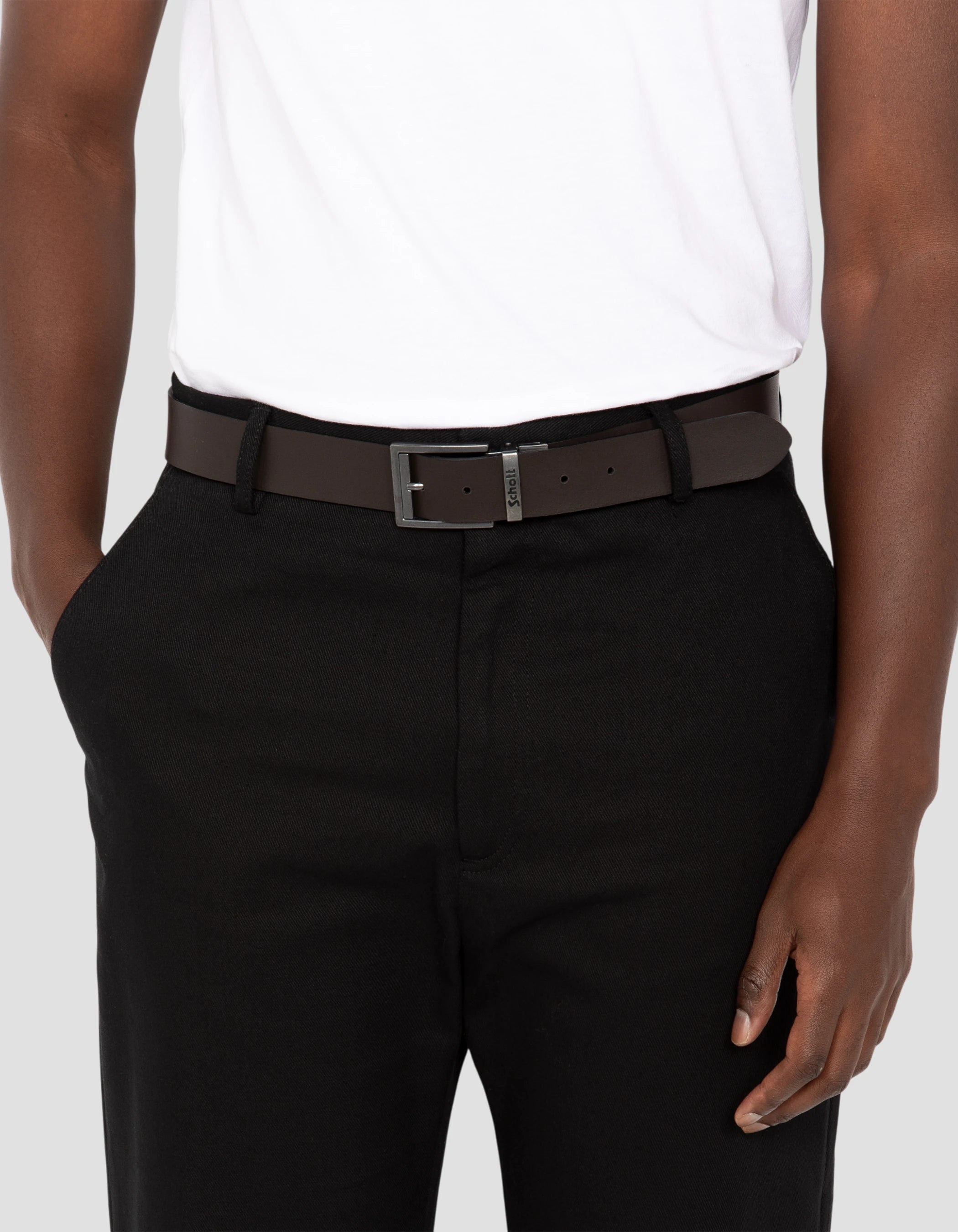 Cinturón negro y marrón reversible en la corteza de cuero de vaca-10