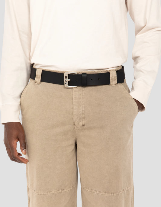 Black belt with Schott NYC® engraved loop, buffalo leather