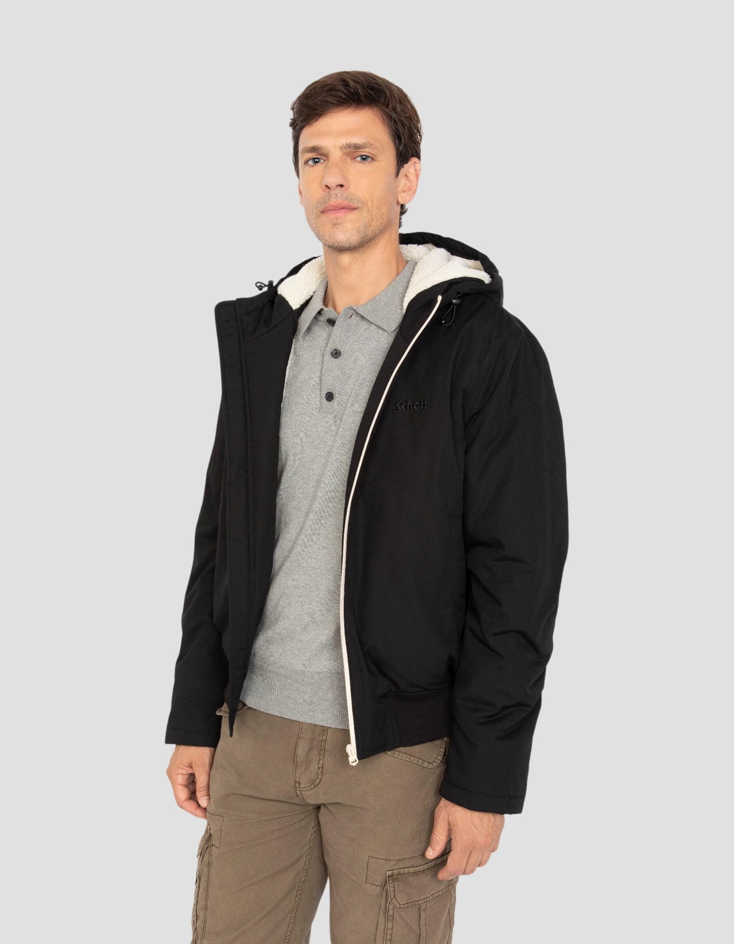 Multipoche nere con cappuccio