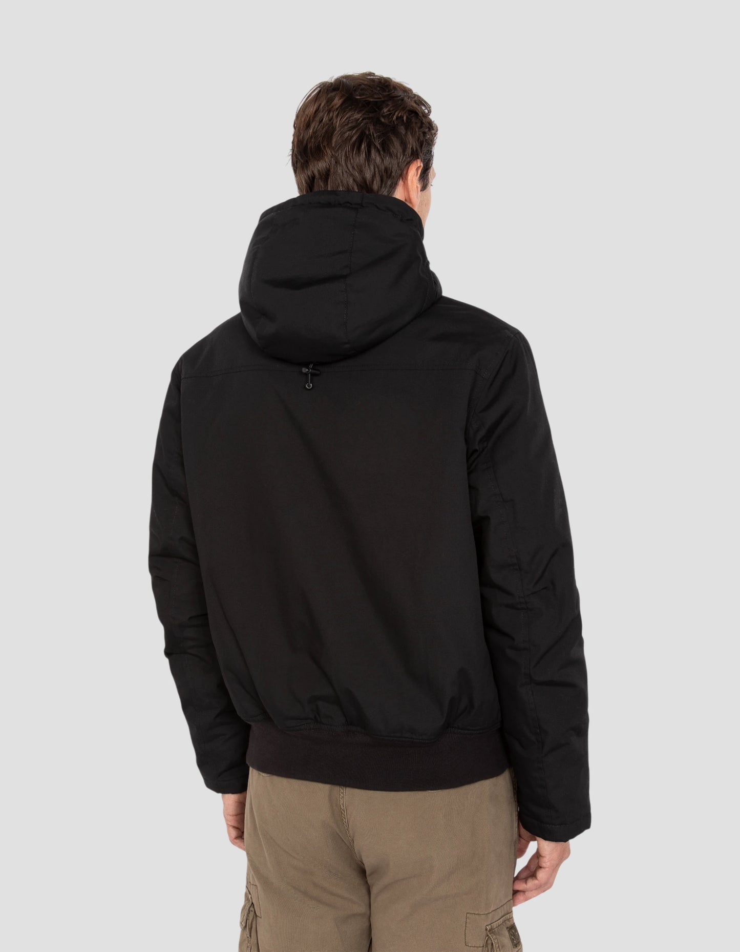 Multipoche nere con cappuccio