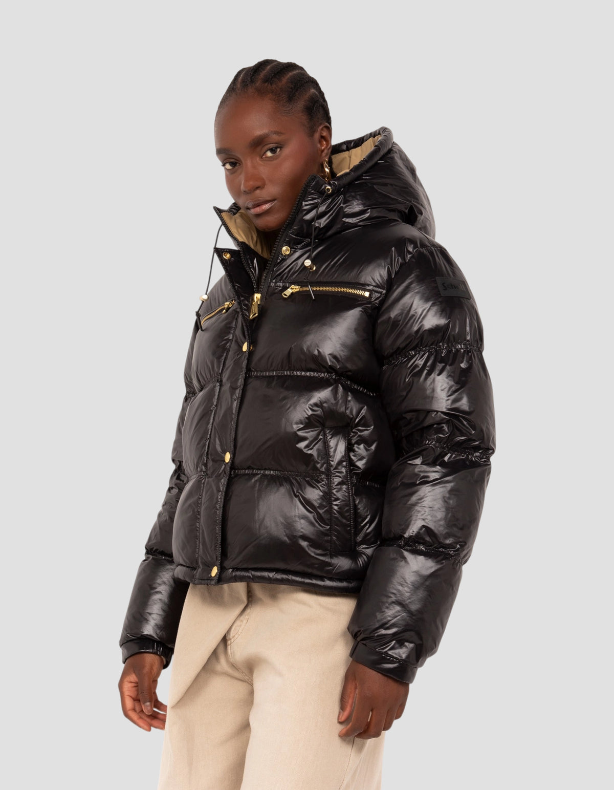 Doudoune courte à capuche noire en nylon brillant-4