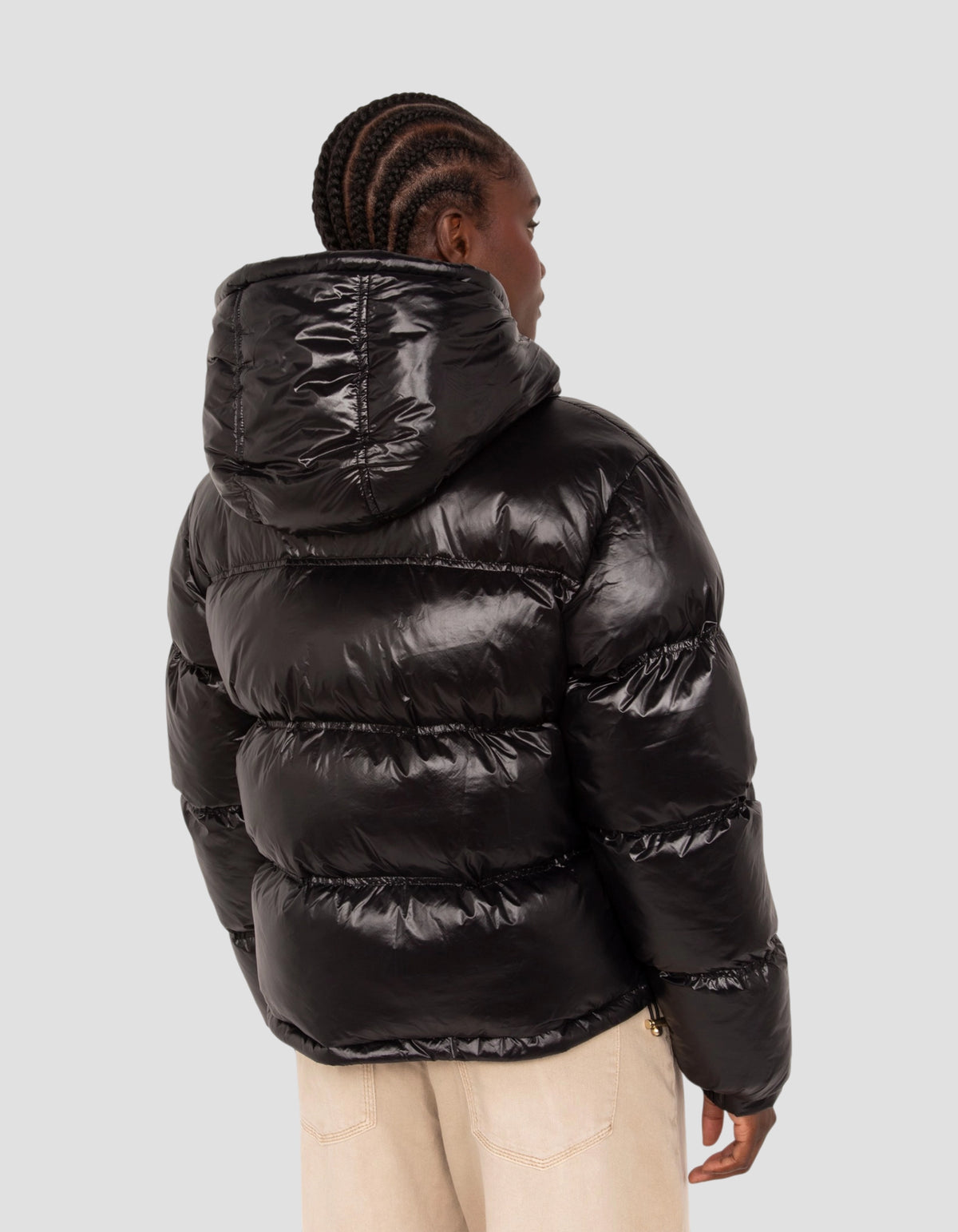 Doudoune courte à capuche noire en nylon brillant-6