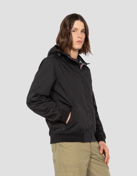 Blouson urban noir à capuche déperlant