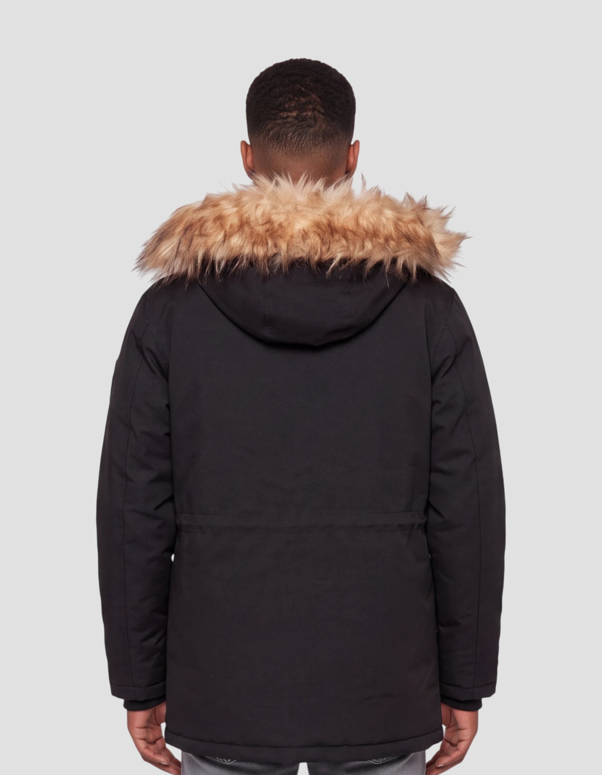 Parka à capuche noire avec fausse fourrure amovible
