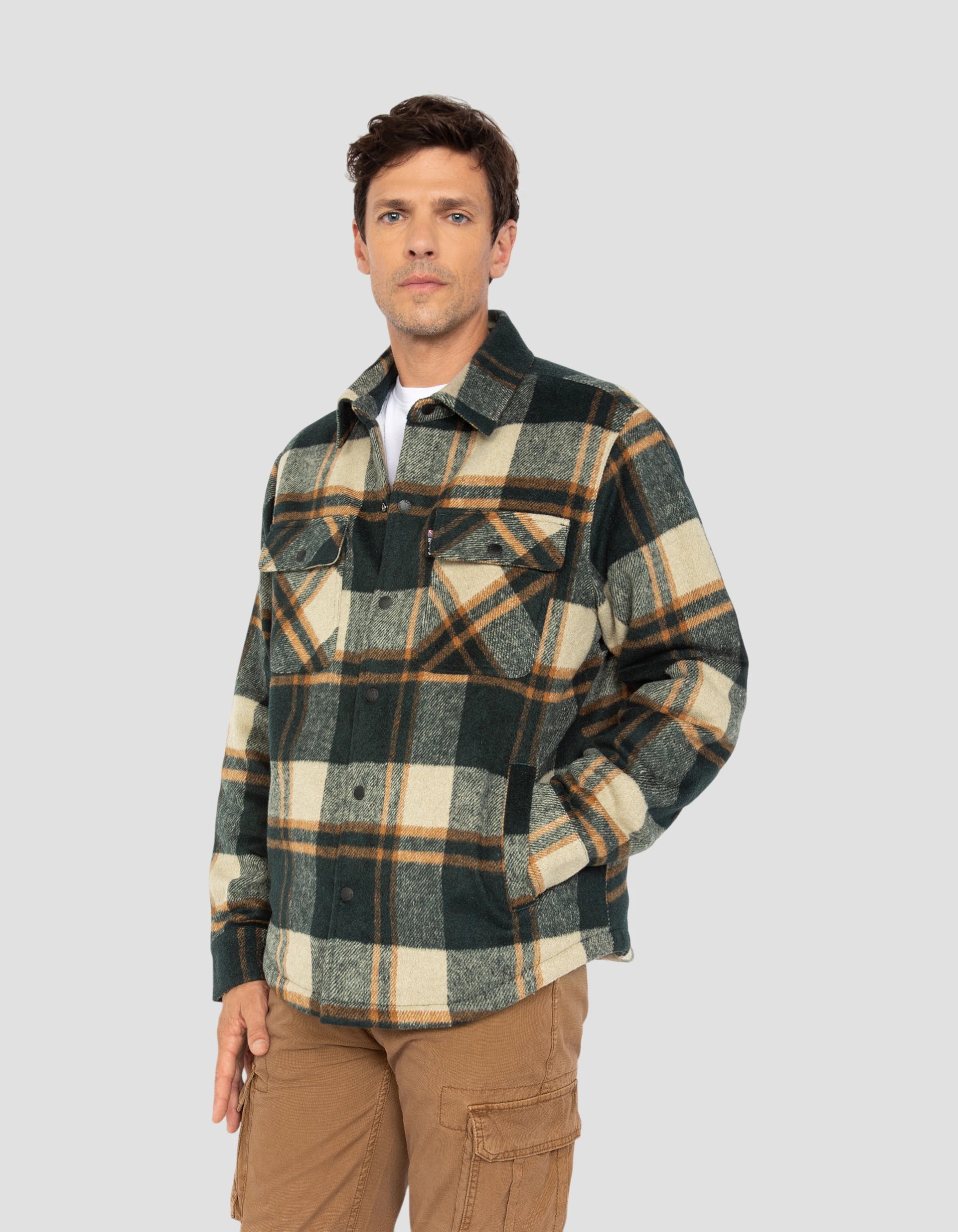 Giacca quadrata verde fiancheggiata da sherpa-4