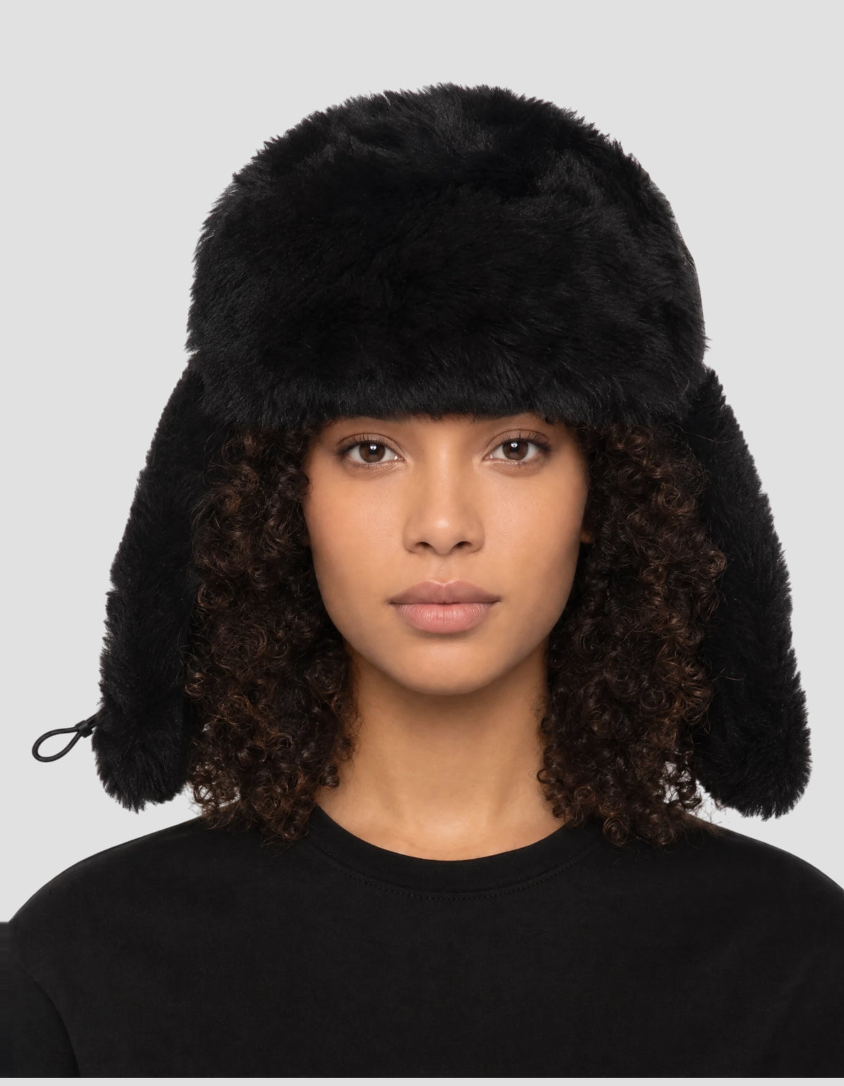 Chapka noire badgée, mouton double face-3