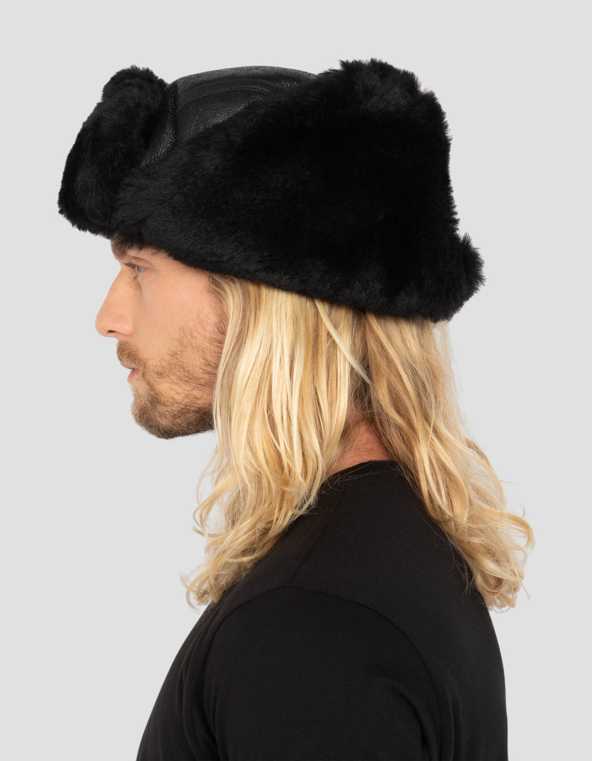 Chap Face Chapka noire badgée, mouton double face - CHAPKASHEEP | Schott NYC®