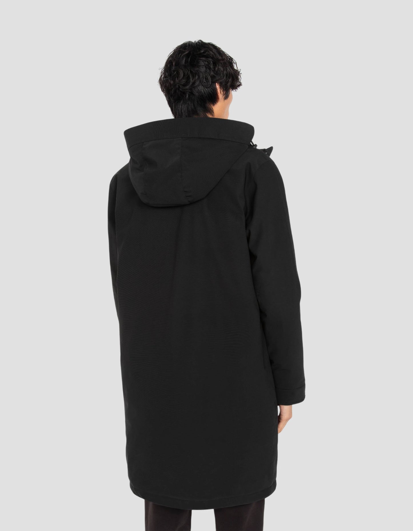 Multipoche nere con cappuccio