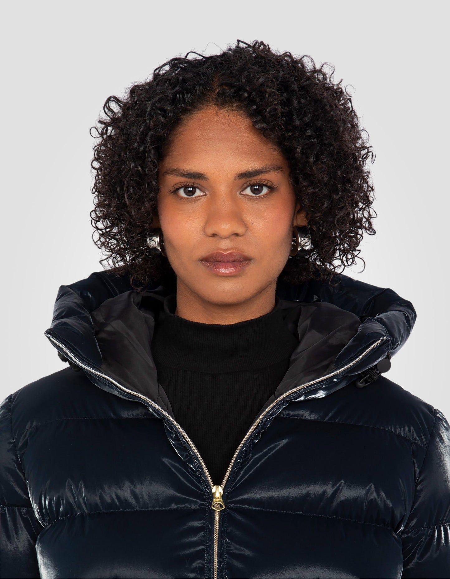 Doudoune longue à capuche effet satinée