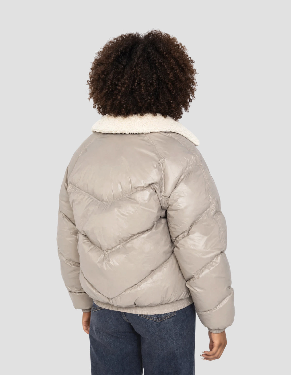 Beige glänzende Retro-Streetwear-Daunenjacke