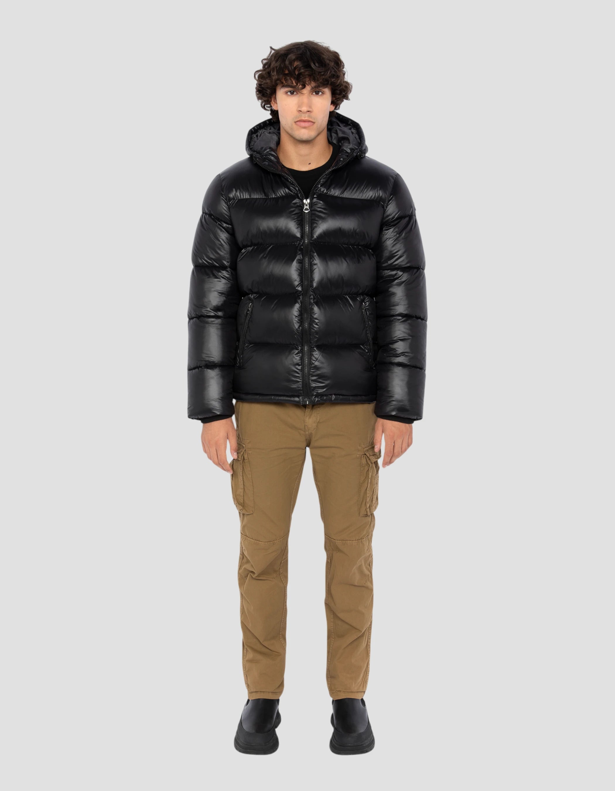 Chaqueta con capucha brillante y brillante-1