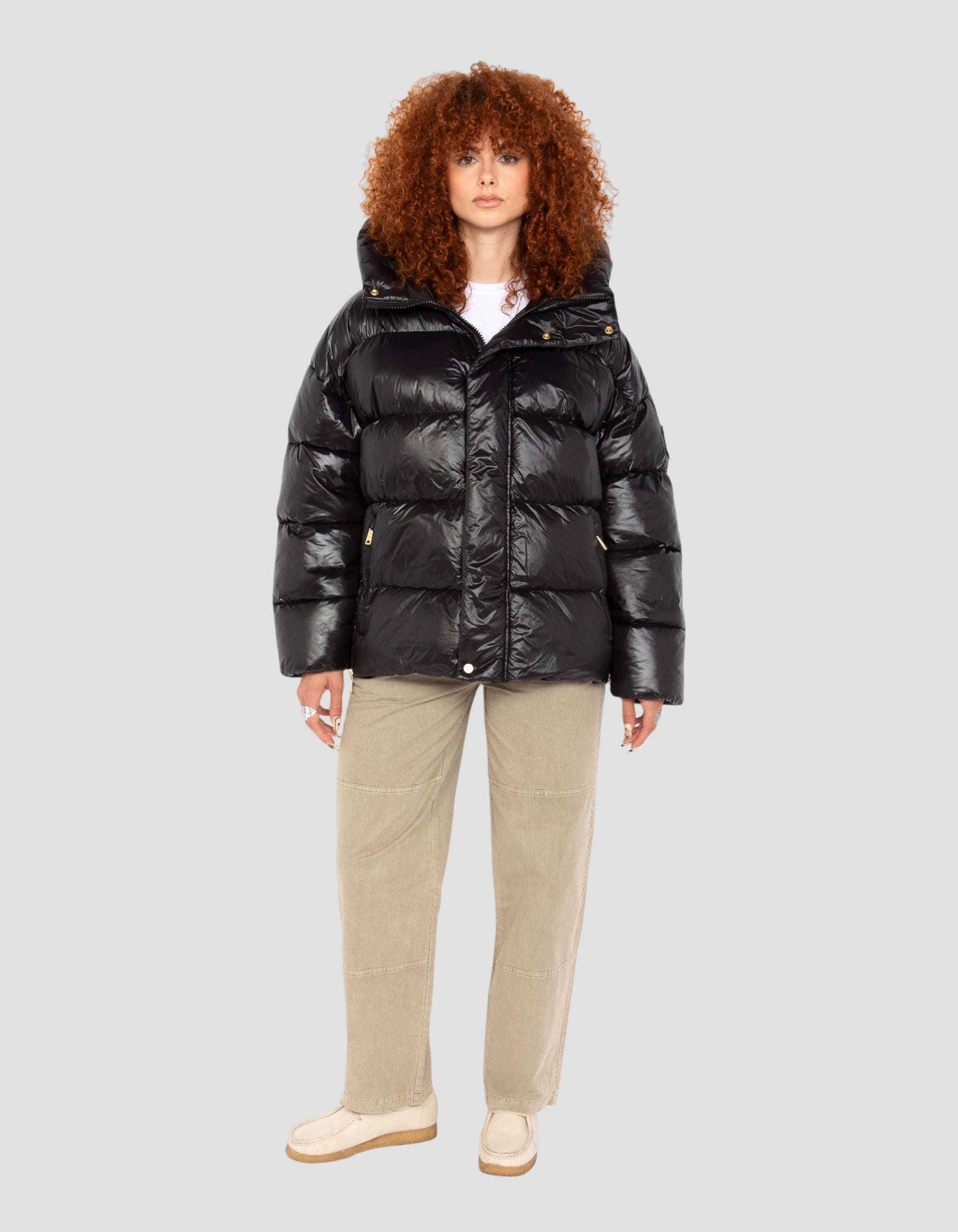 Giacca con cappuccio nero di grandi dimensioni-1