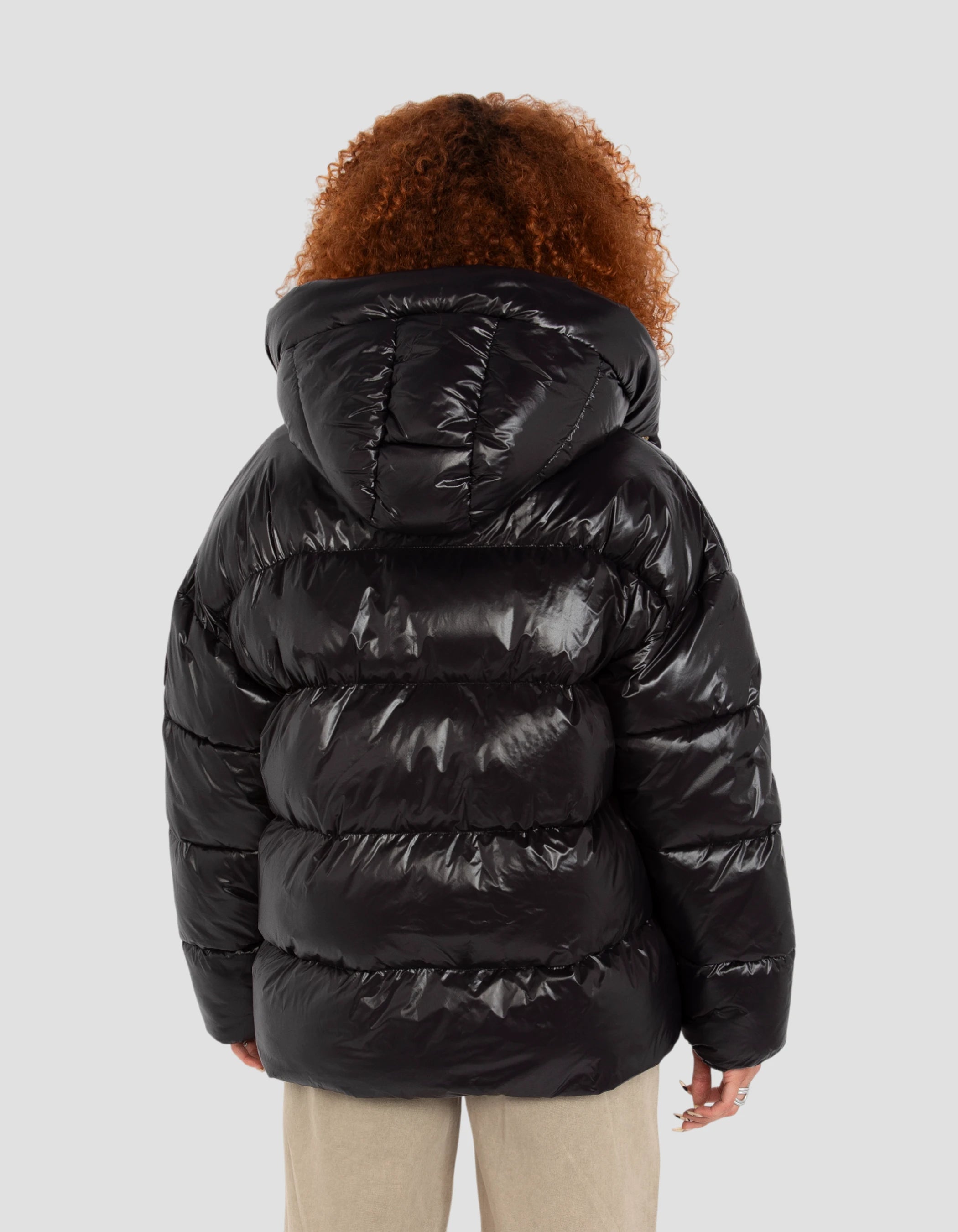 Giacca con cappuccio nero di grandi dimensioni-6