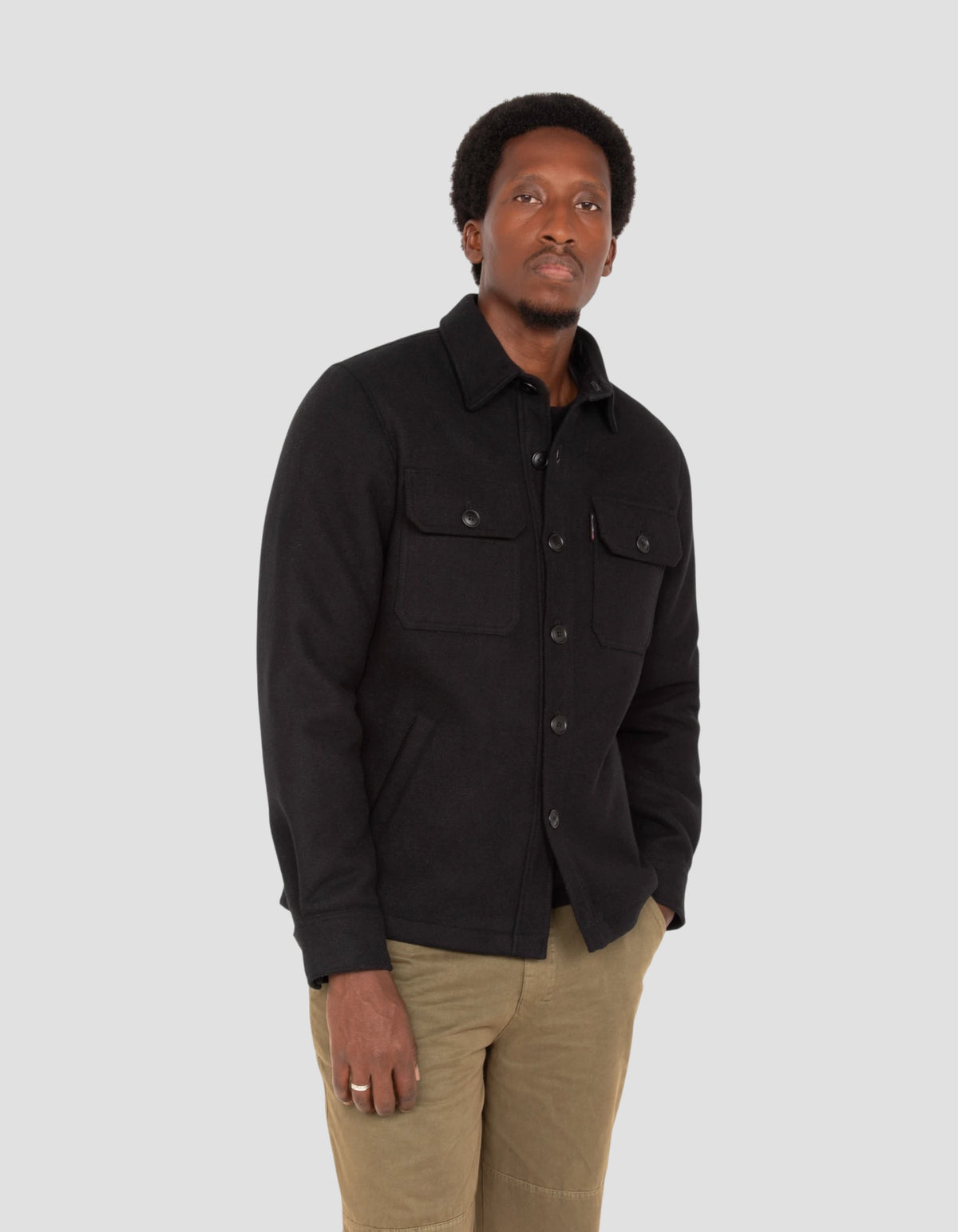 Veste boutonnée noire en laine mélangée
