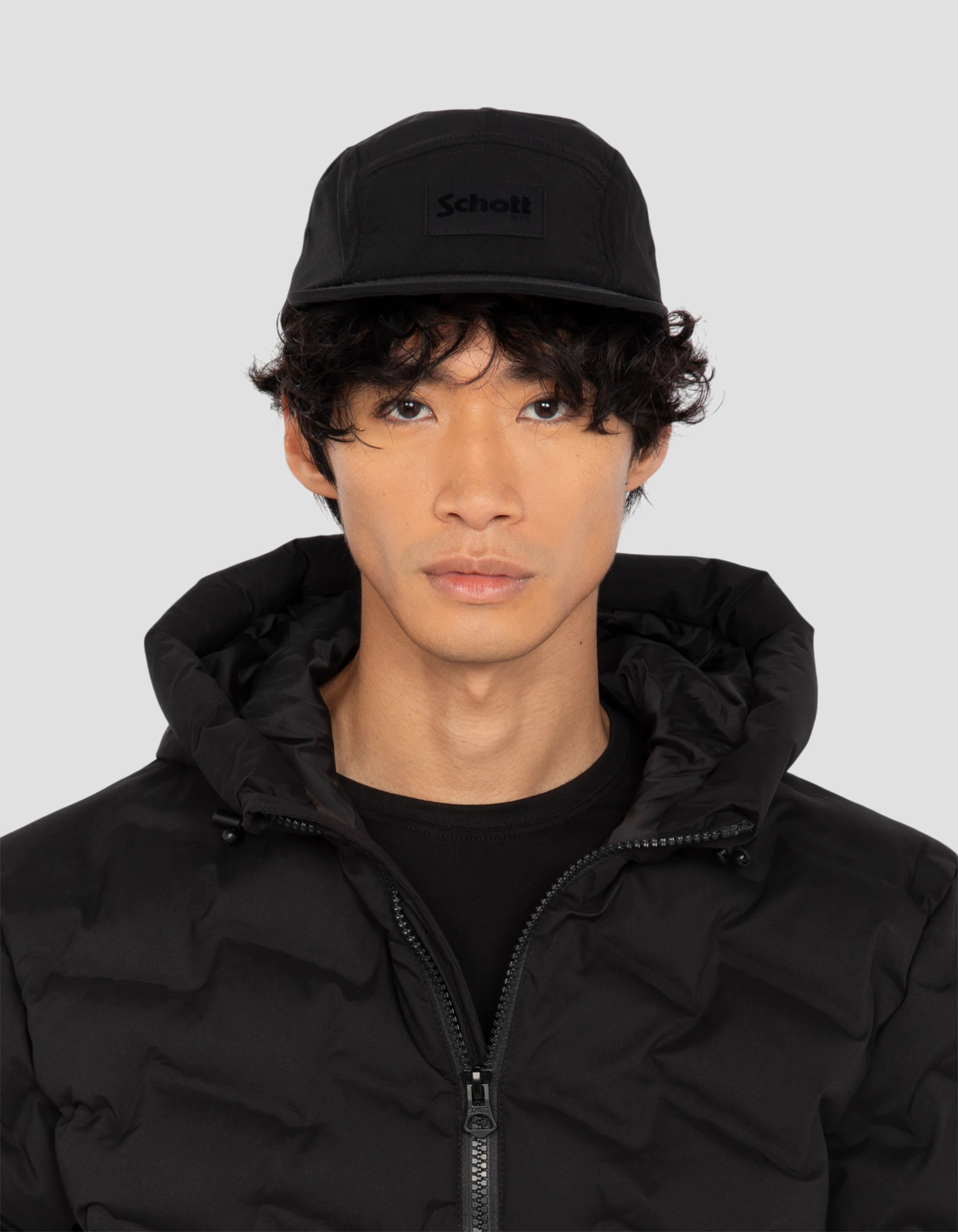 Schwarze Kapuzenjacke mit geschweißter, nahtloser Matratze-5