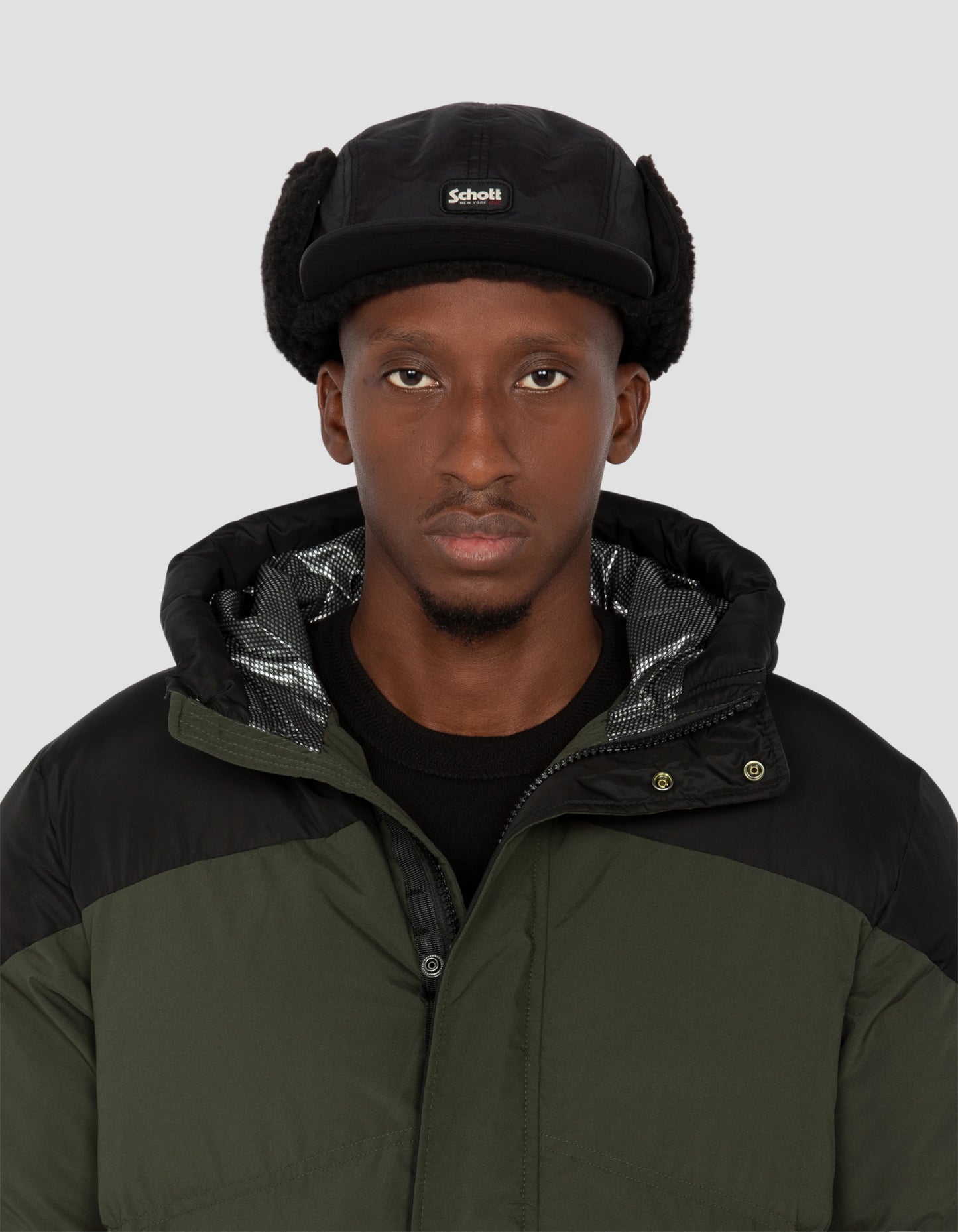 Leichte Khaki und schwarze Jacke mit Kapuze mit Kapuze