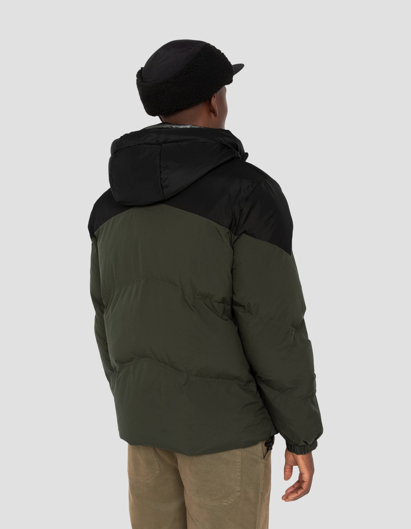 Leichte Khaki und schwarze Jacke mit Kapuze mit Kapuze