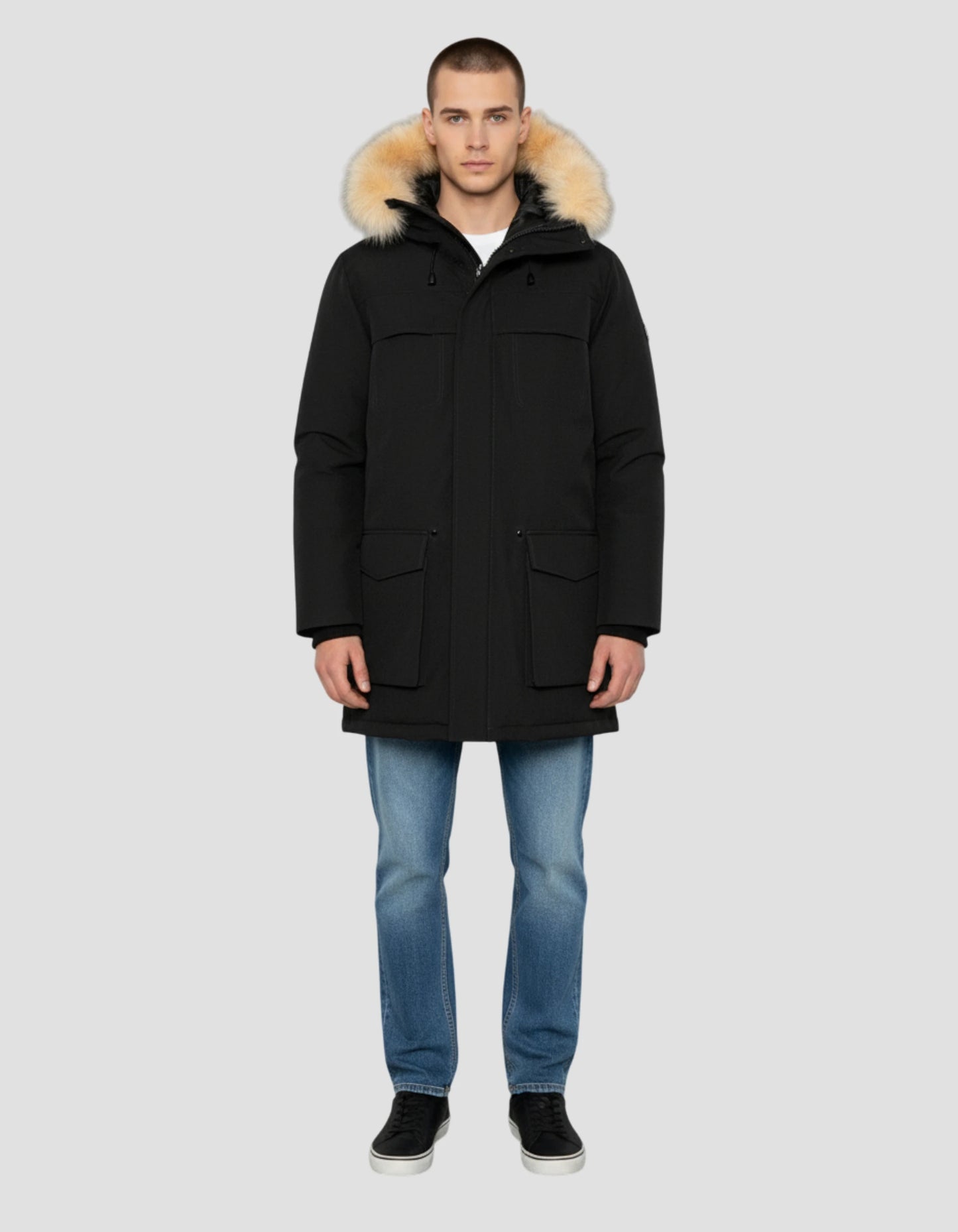 Schwarzer Parka mit abnehmbarem Kunstfell