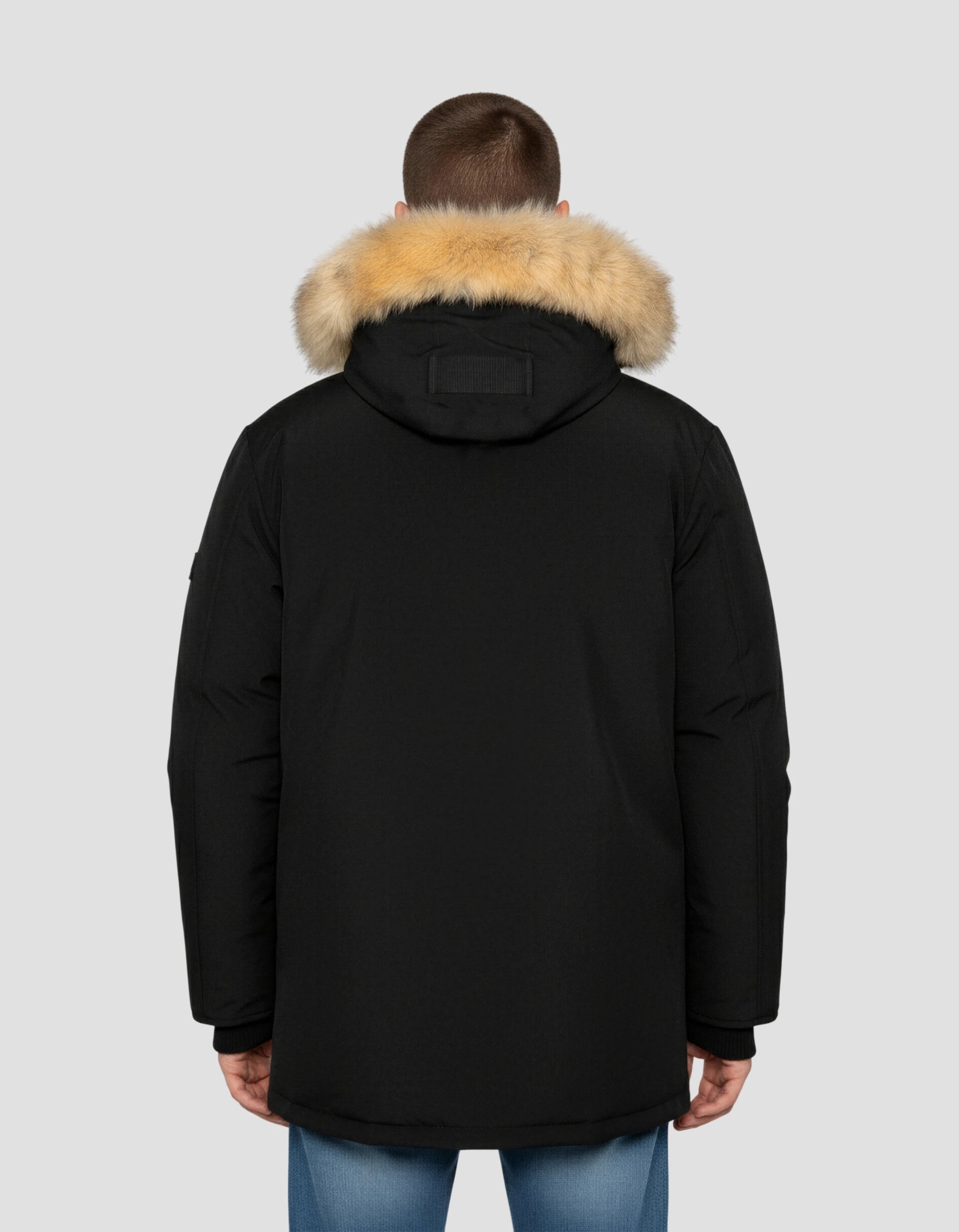 Schwarzer Parka mit abnehmbarem Kunstfell-4