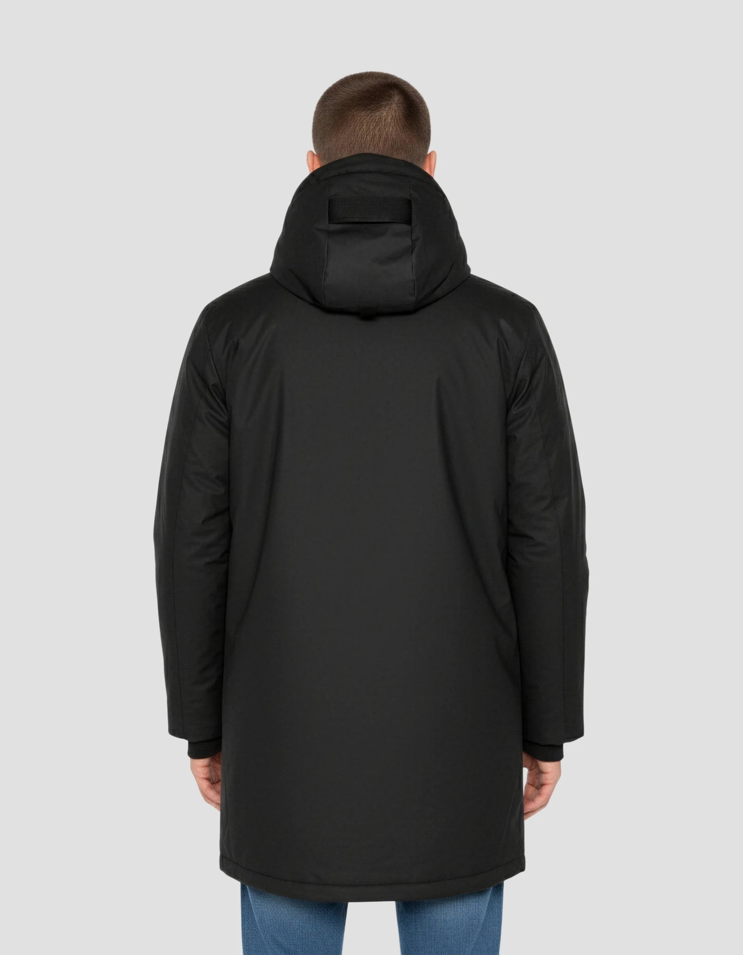 Langer schwarzer Windjäger mit Sherpa ausgekleidet