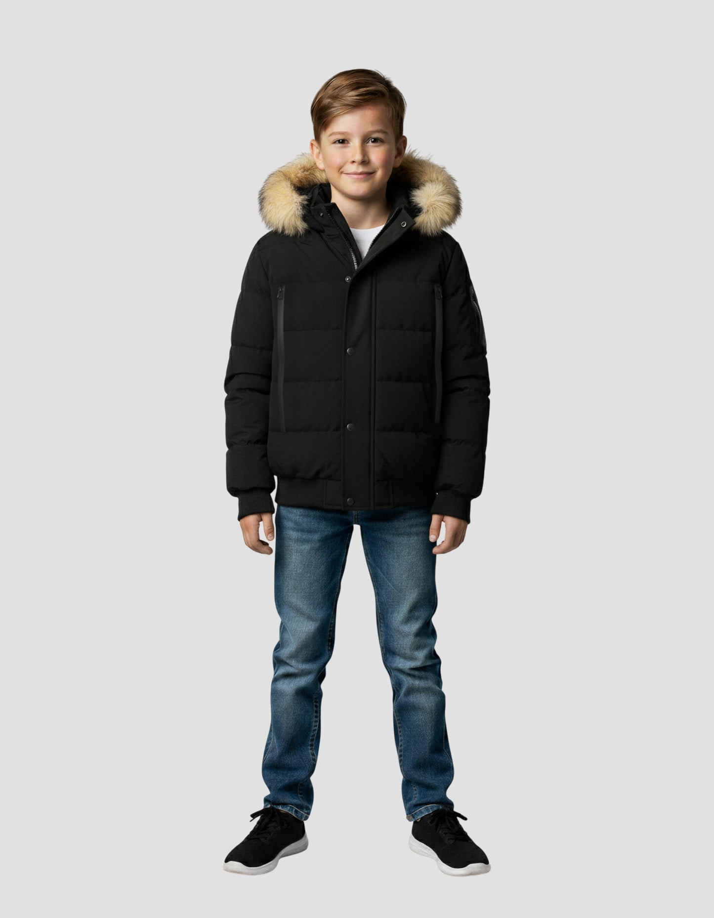 Schwarze Kapuzenjacke