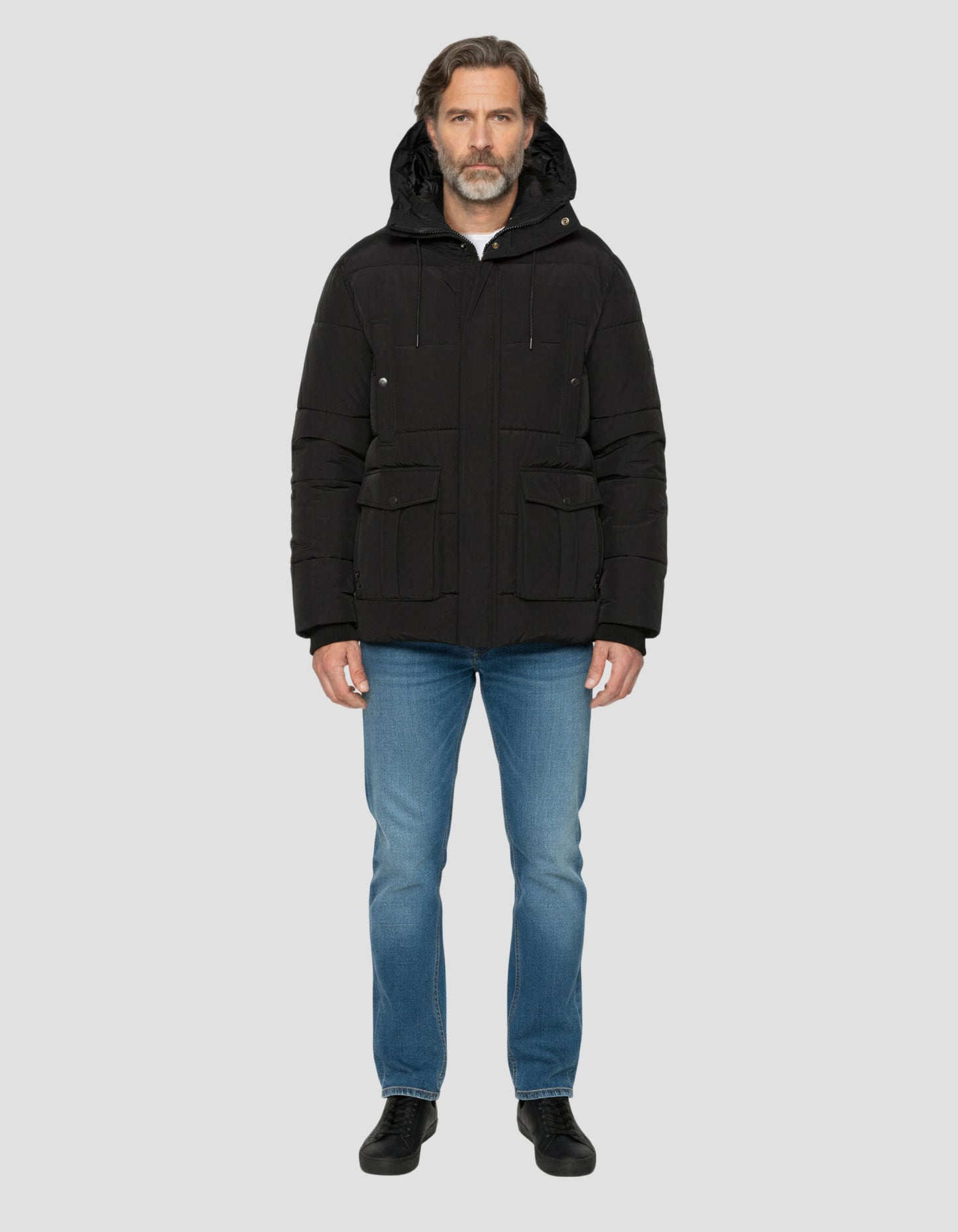 Schwarzer Kapuzenparka