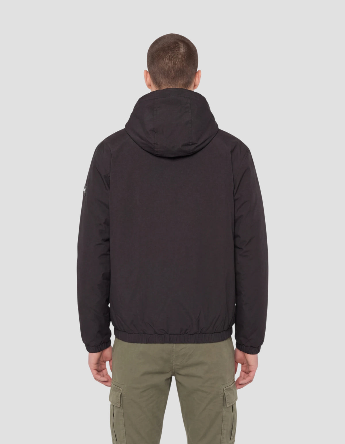 Blouson à capuche noir doublé sherpa