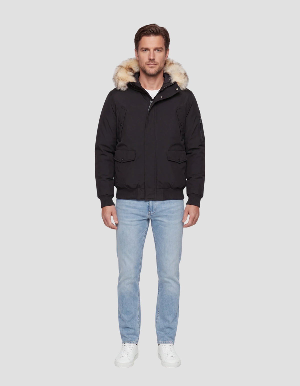 Blouson à capuche noir avec fausse fourrure amovible