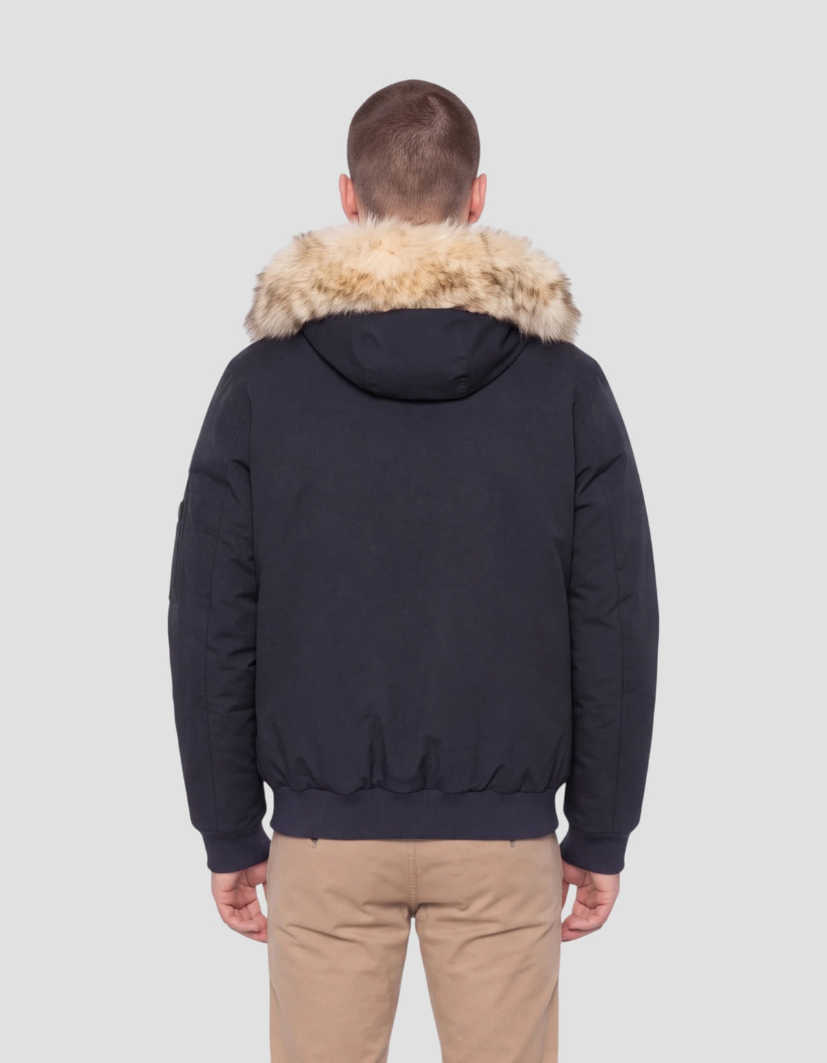 Blouson à capuche bleu marine avec fausse fourrure amovible