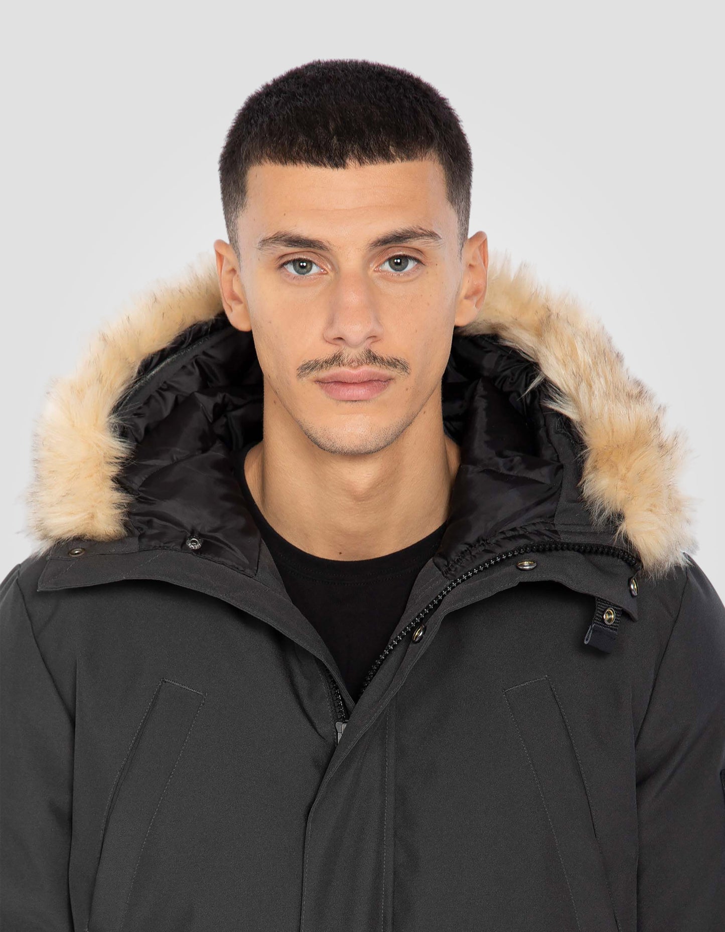 Parka courte à capuche